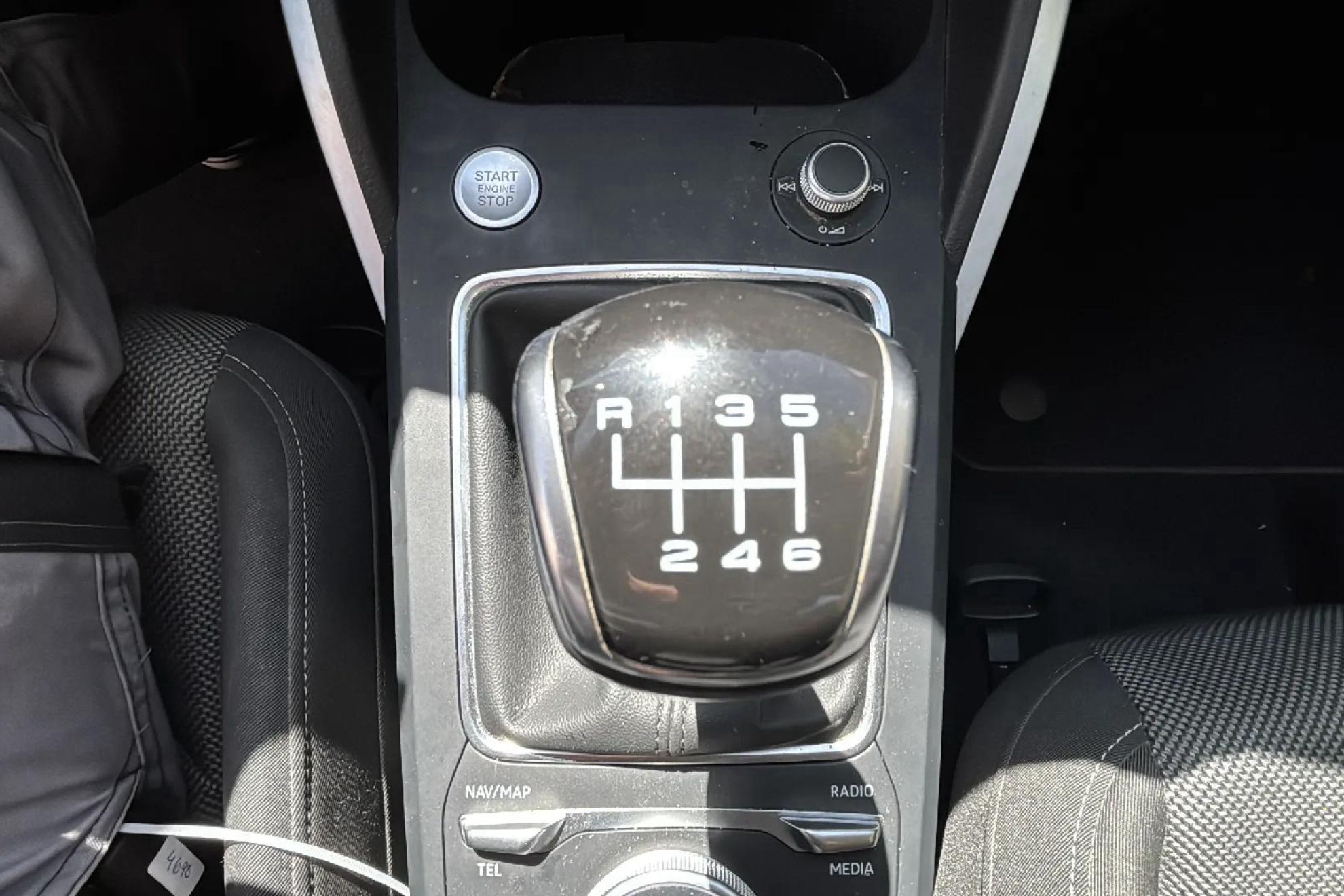 Audi Q2 S line 30 TDI - foto 23
