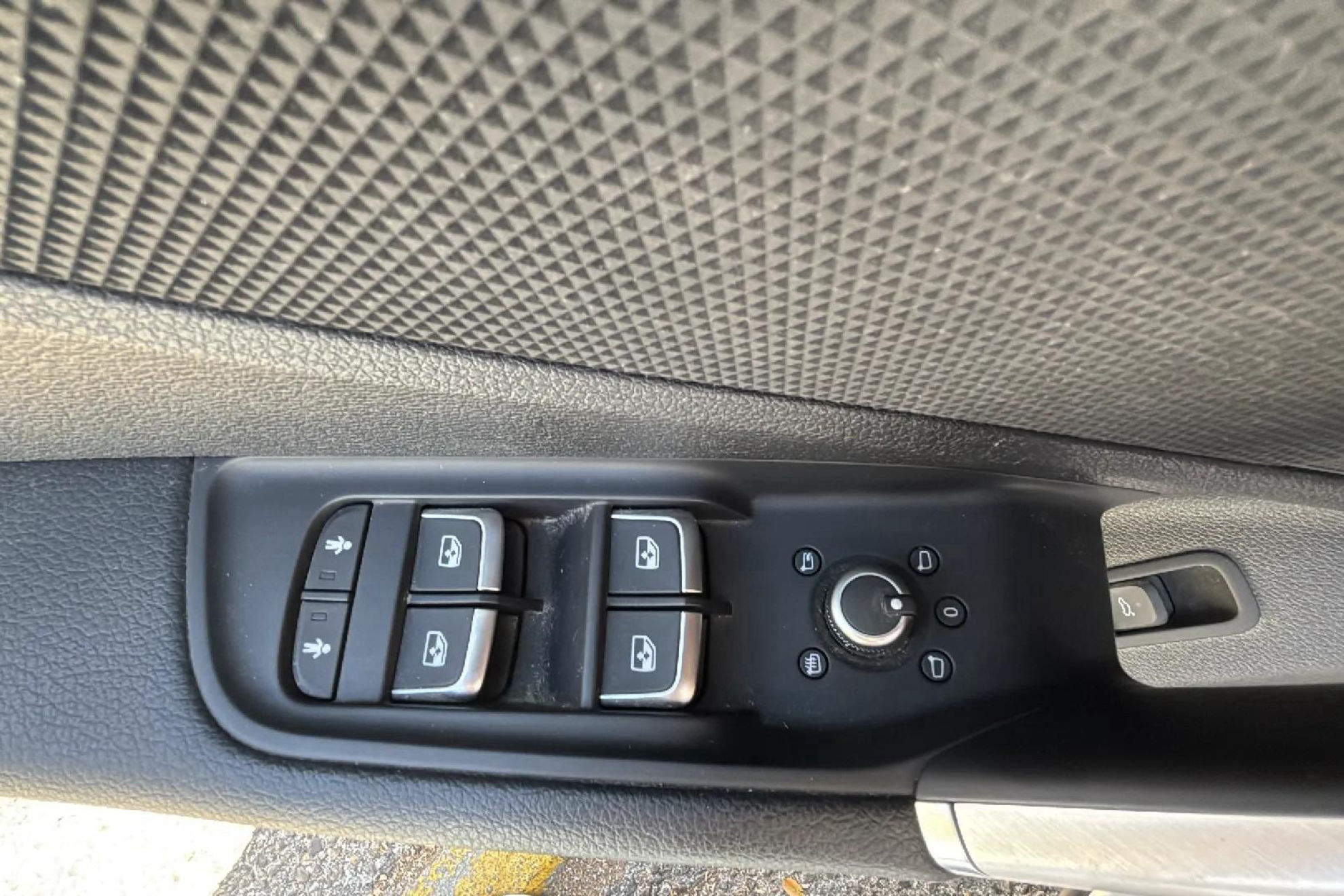 Audi Q2 S line 30 TDI - foto 13
