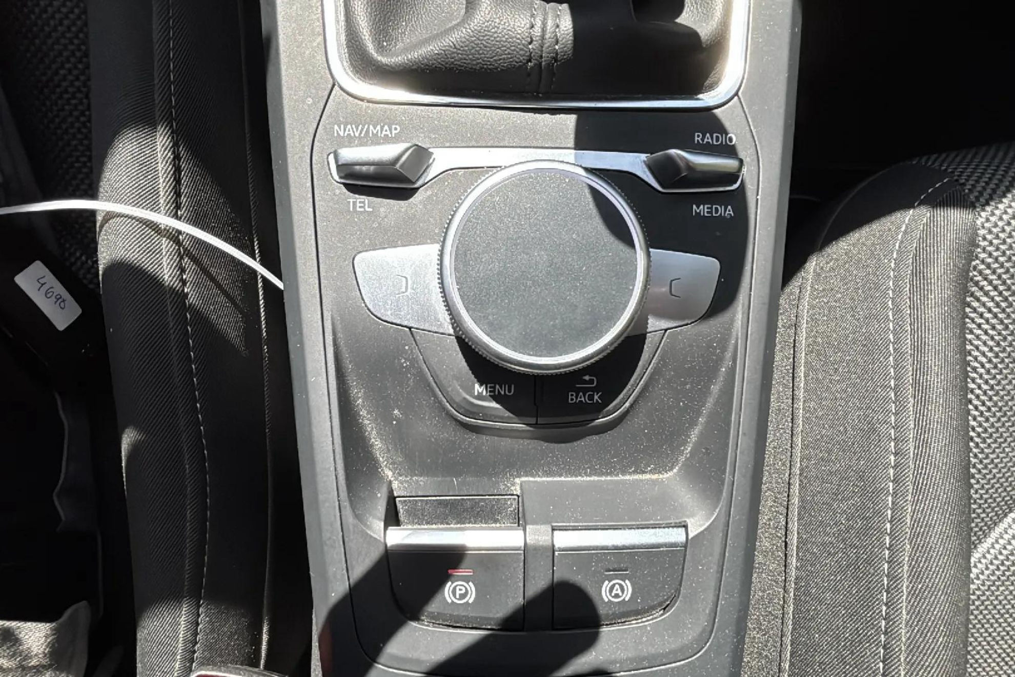Audi Q2 S line 30 TDI - foto 24