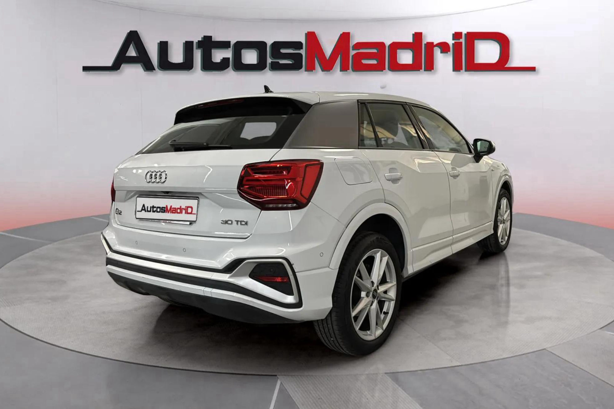 Audi Q2 S line 30 TDI - foto 3
