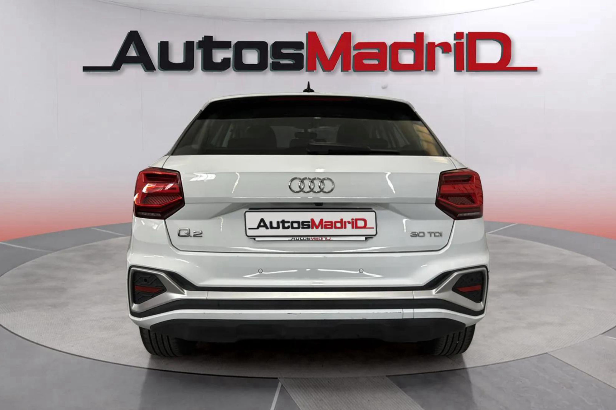 Audi Q2 S line 30 TDI - foto 4