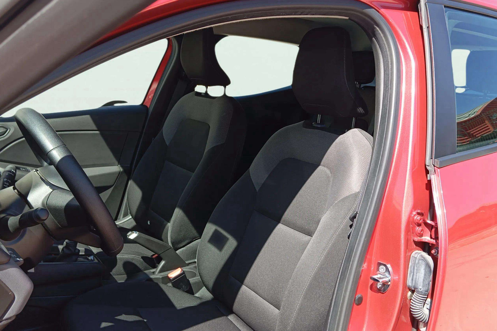 Renault Clio Equilibre TCe - foto 14