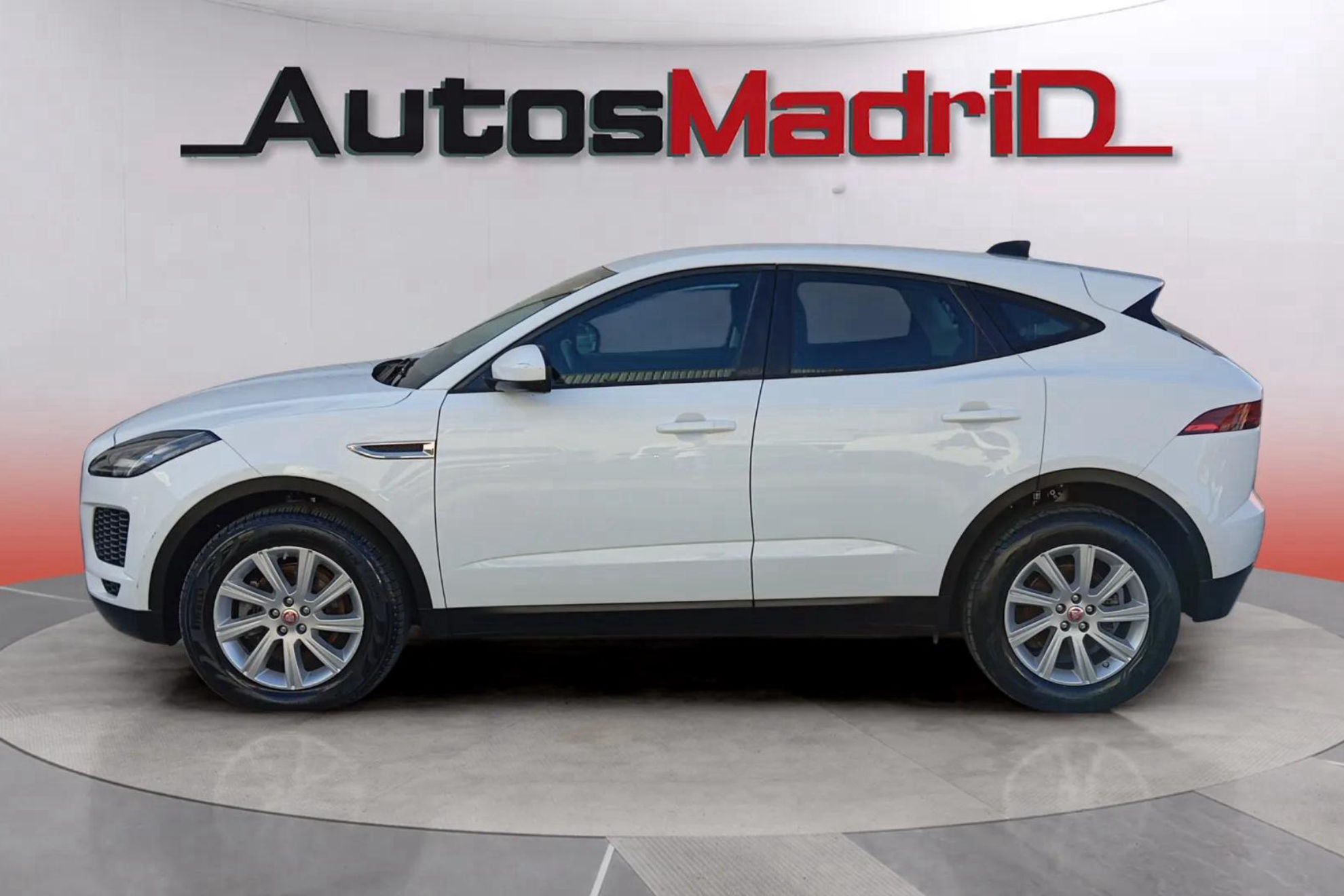 Jaguar E-Pace 2.0D - foto 3