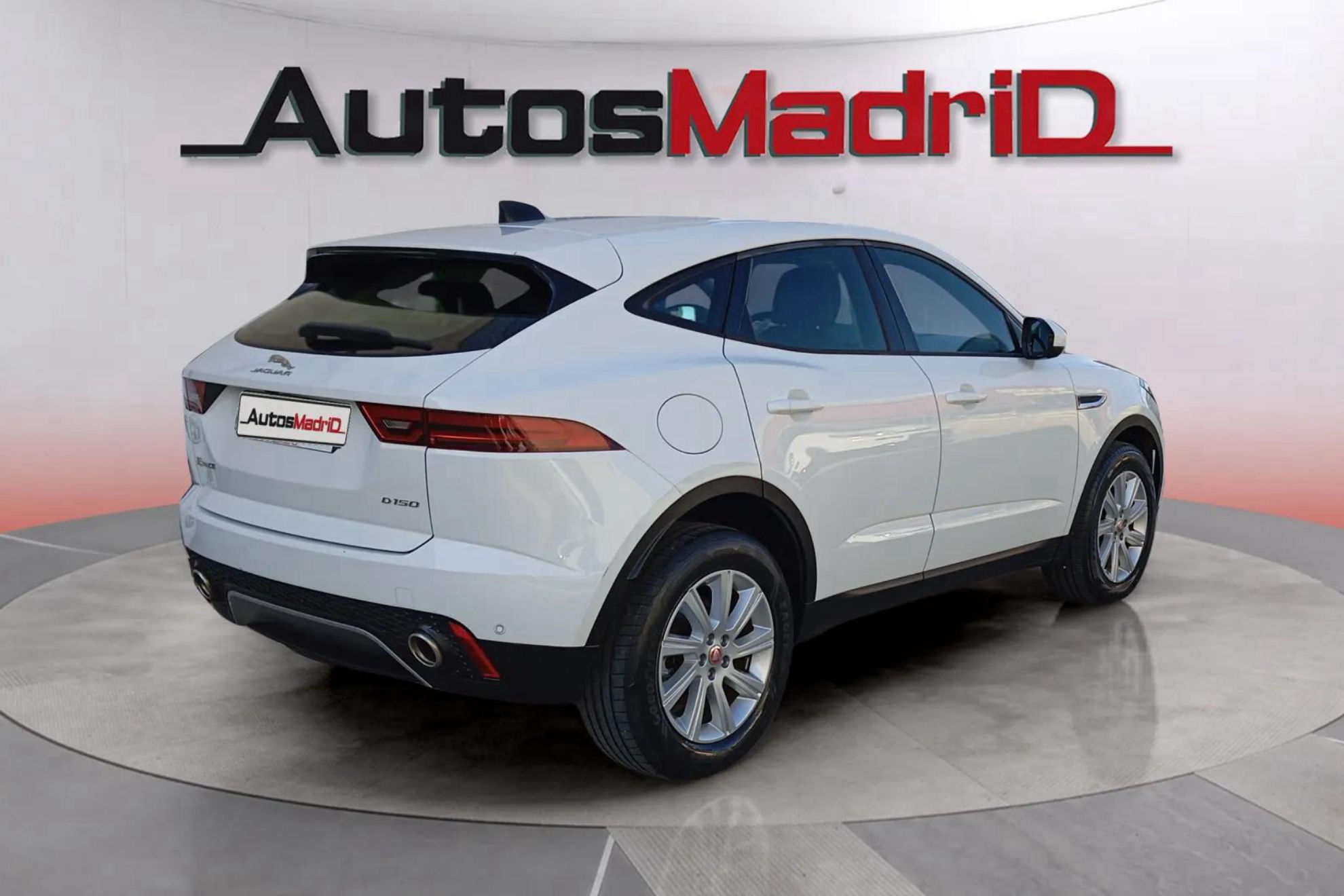 Jaguar E-Pace 2.0D - foto 6