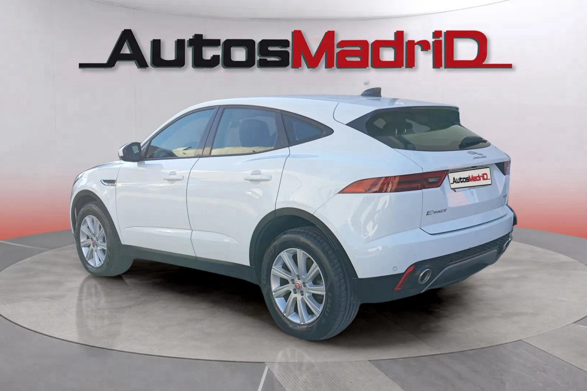 Jaguar E-Pace 2.0D - foto 4