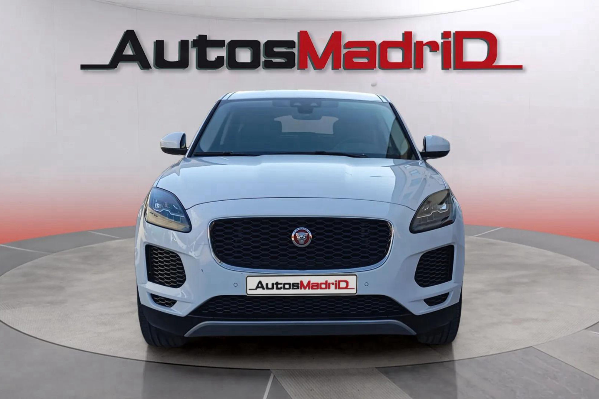Jaguar E-Pace 2.0D - foto 8