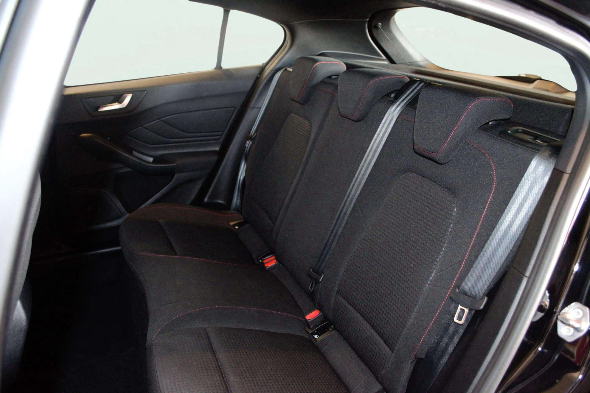 Ford Focus 1.0 EcoBoost MHEV ST-Line - foto 5
