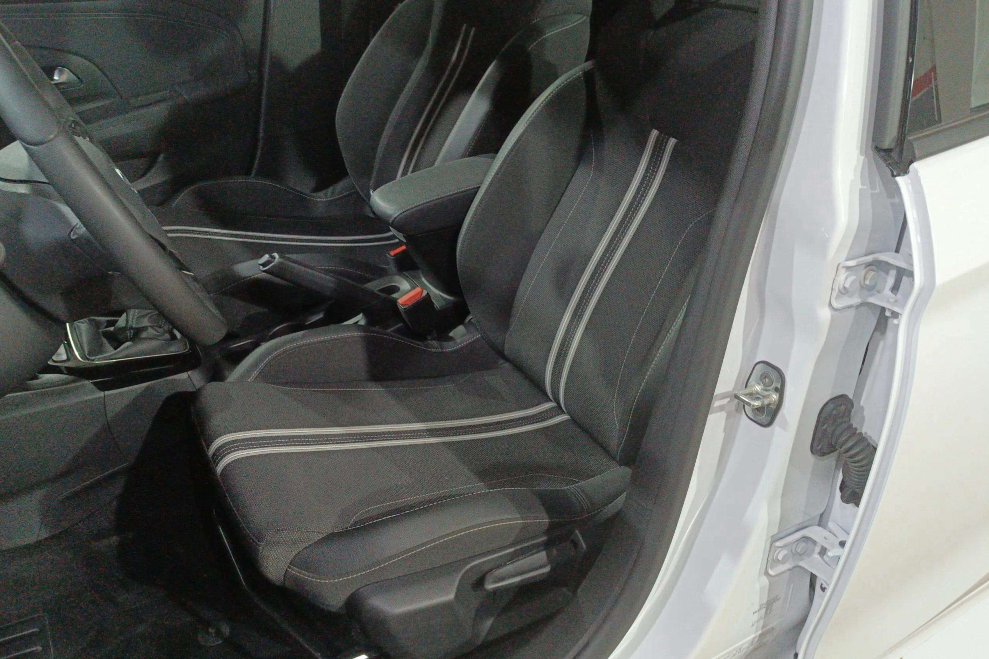 Opel Corsa 1.2T XHL GS - foto 14