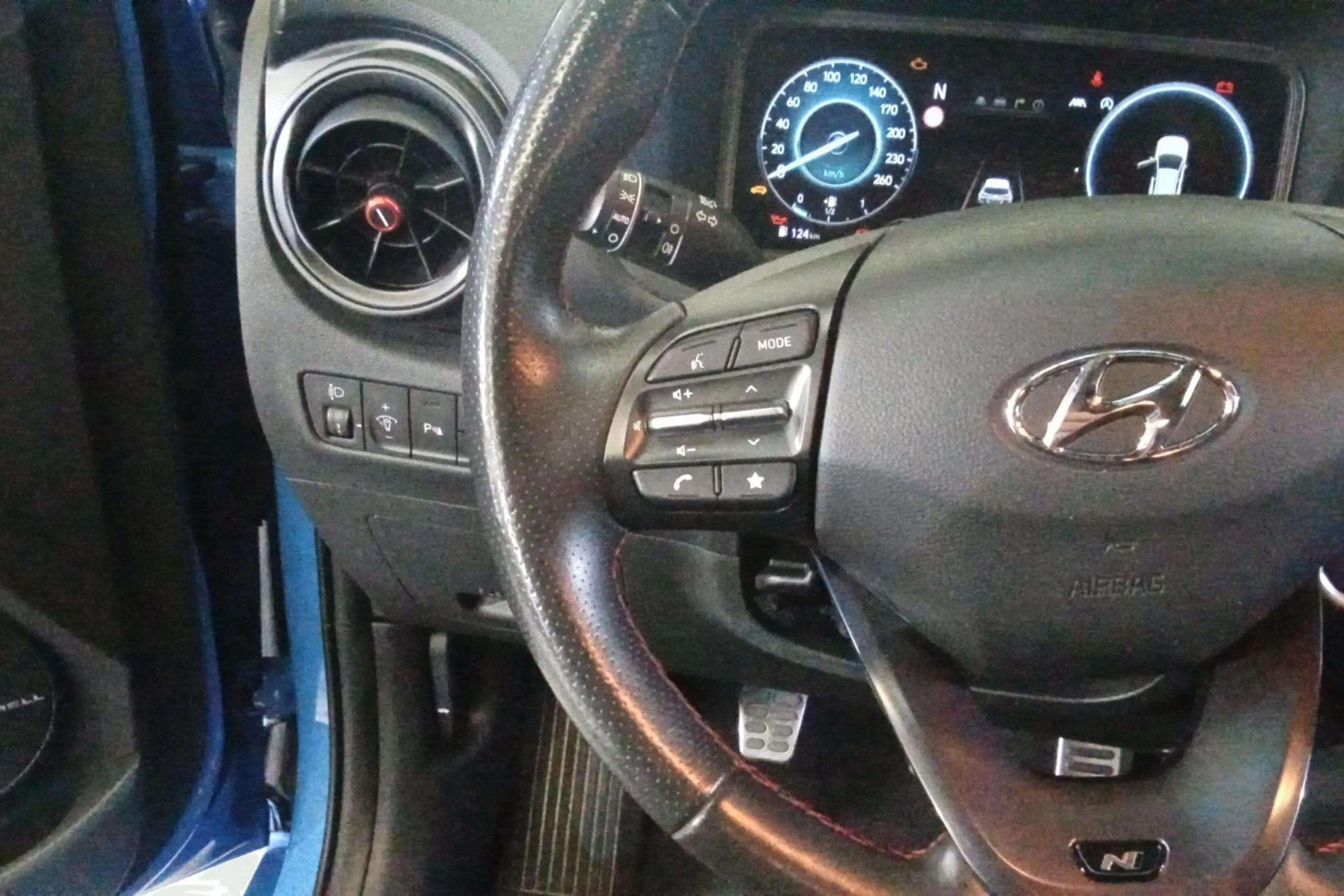 Hyundai Kona 1.0 T-GDi 48V Maxx 4x2 - foto 17