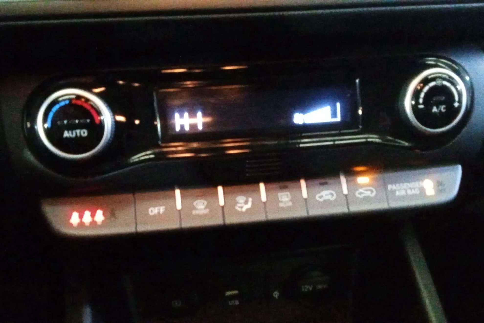 Hyundai Kona 1.0 T-GDi 48V Maxx 4x2 - foto 19