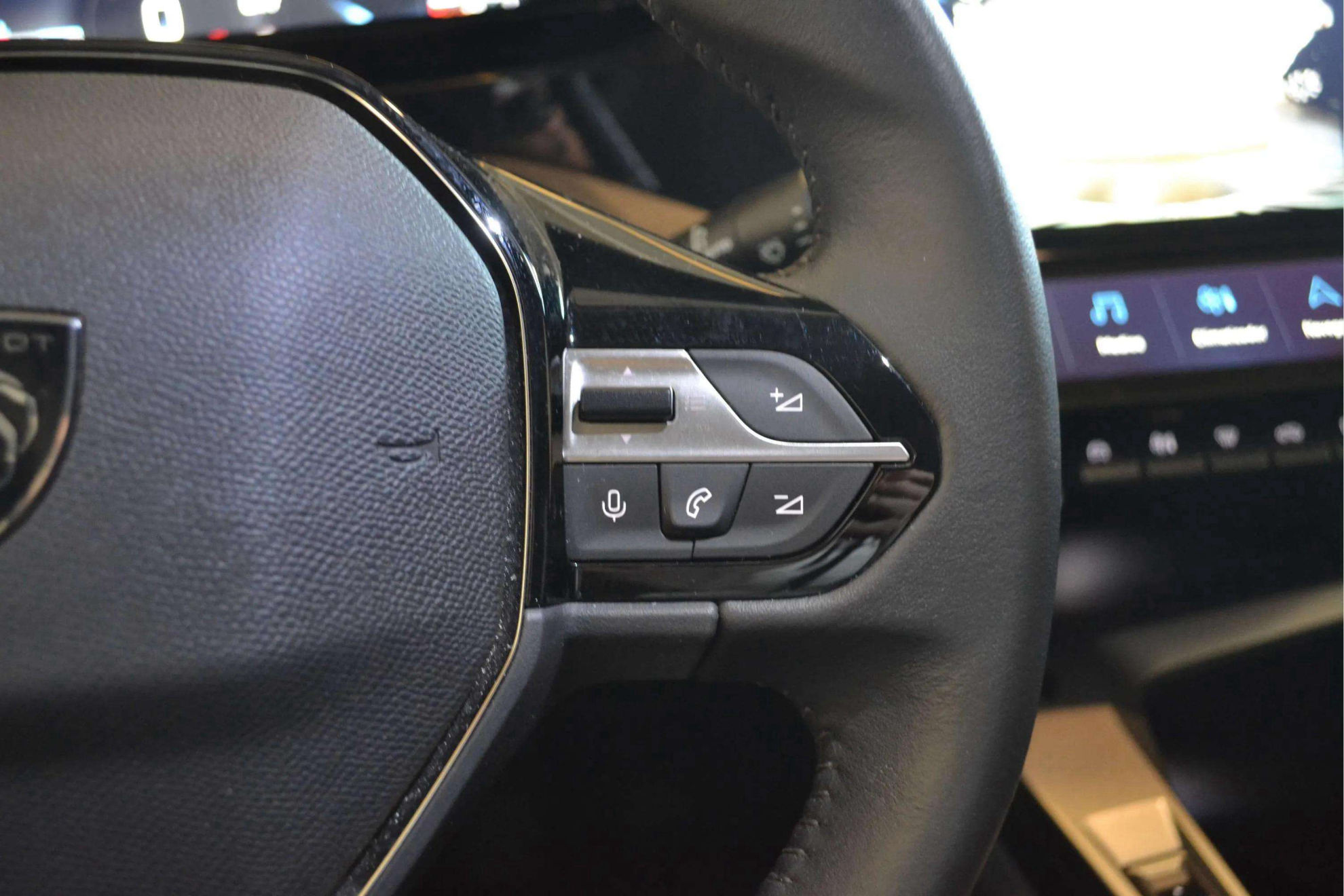 Peugeot 308 Allure PureTech 130 - foto 19