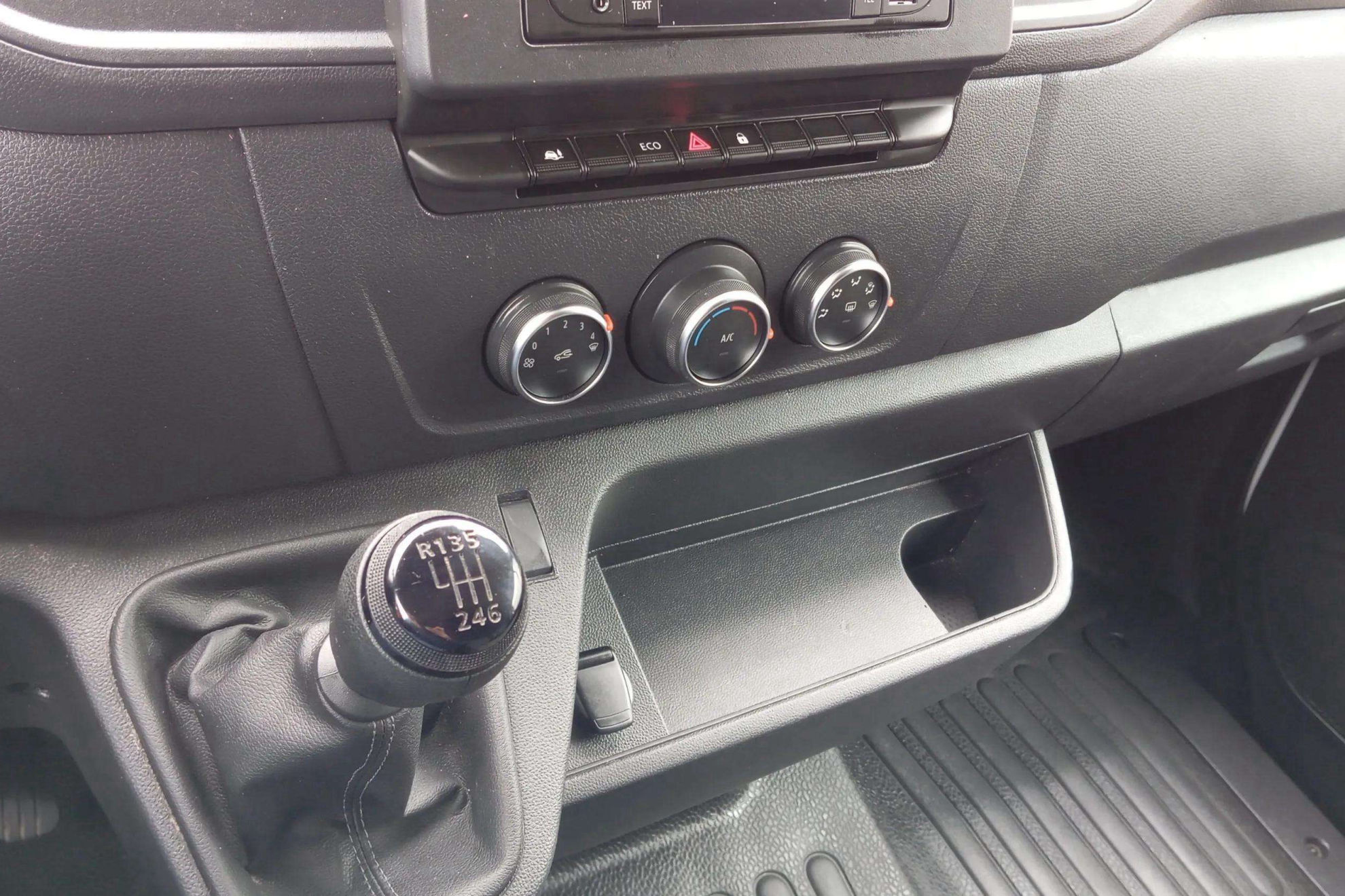 Nissan Interstar DC L2H2 3,5T 2.3dCi FWD Acenta - foto 14