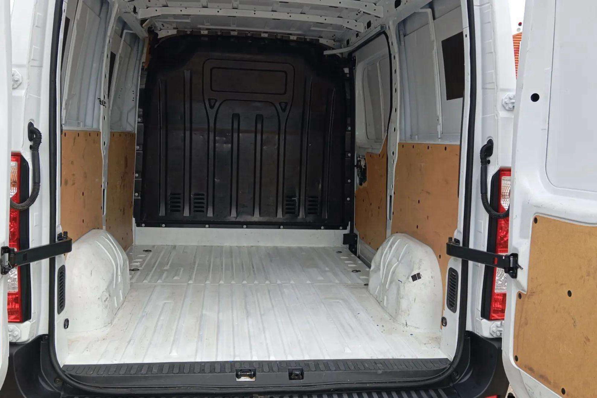 Nissan Interstar DC L2H2 3,5T 2.3dCi FWD Acenta - foto 17