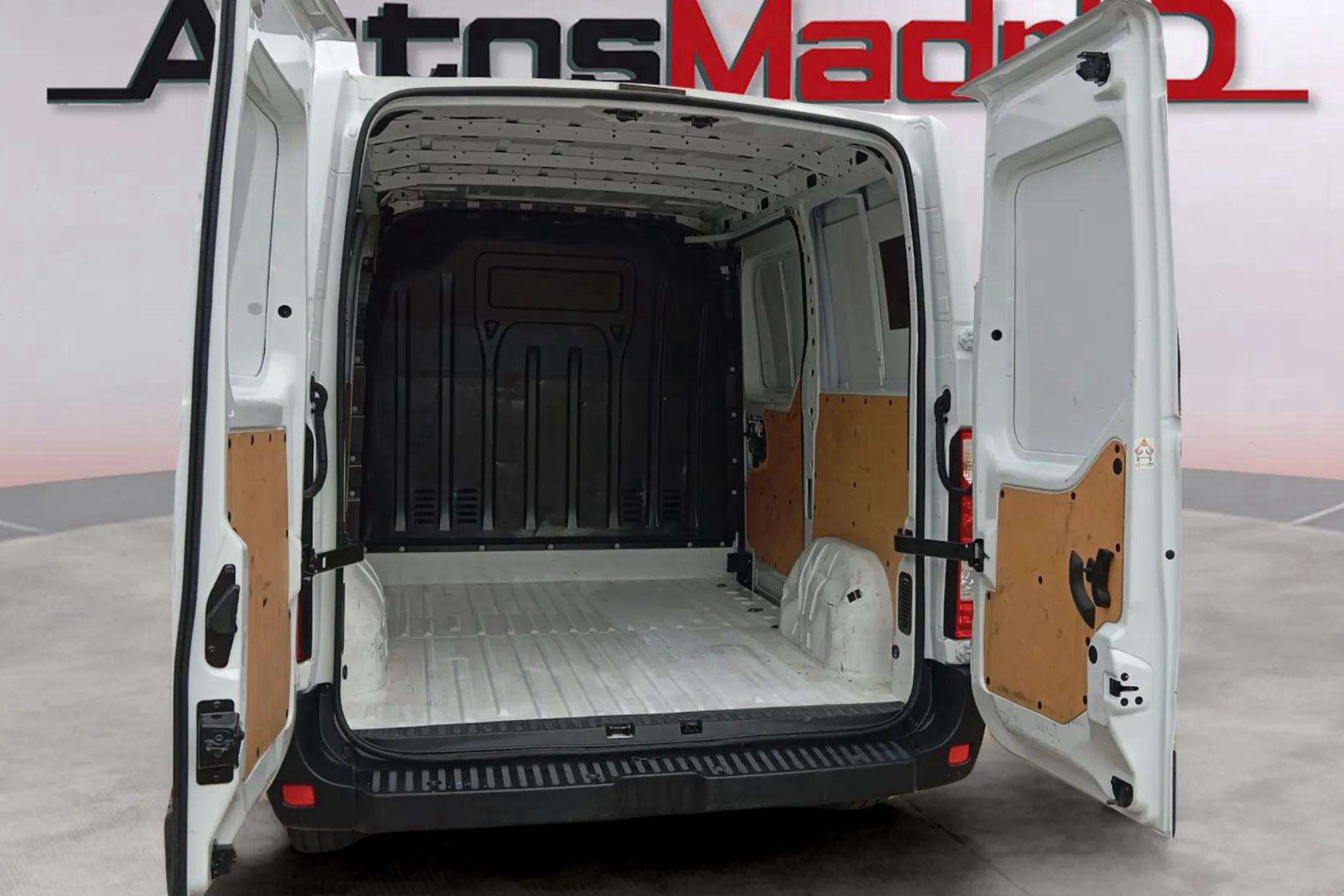 Nissan Interstar DC L2H2 3,5T 2.3dCi FWD Acenta - foto 16