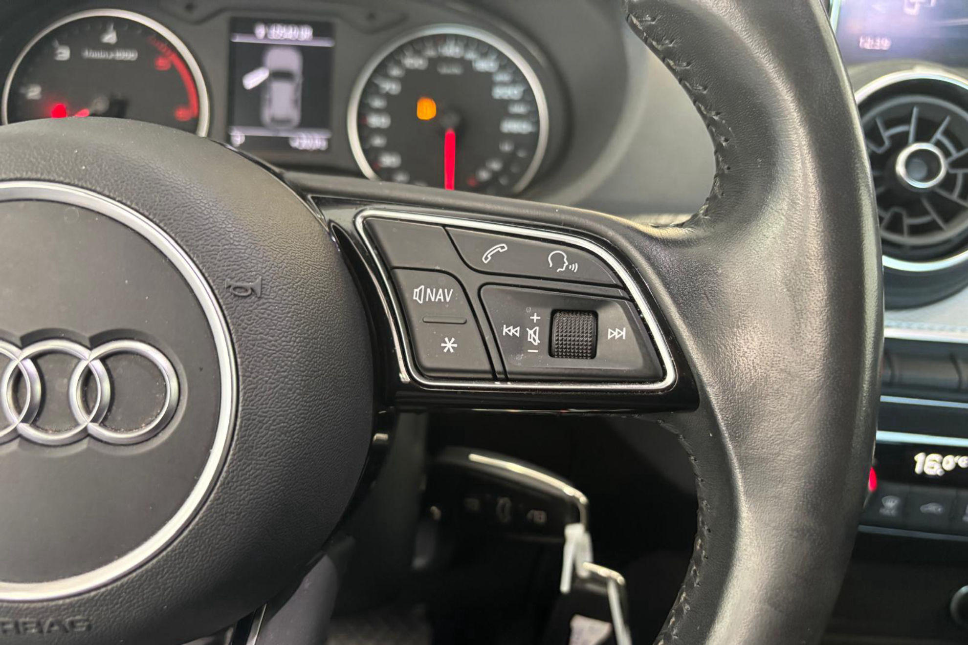 Audi Q2 Advanced 30 TDI S tronic - foto 16