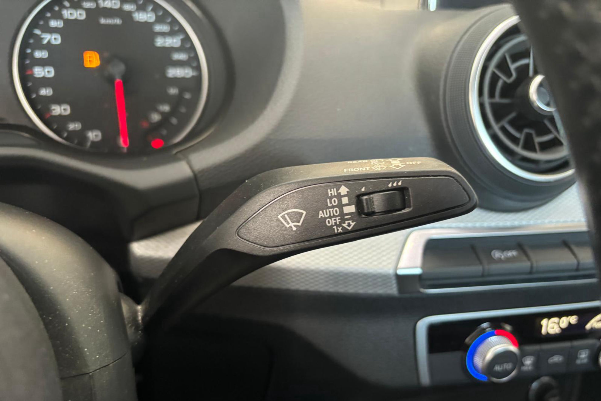 Audi Q2 Advanced 30 TDI S tronic - foto 18