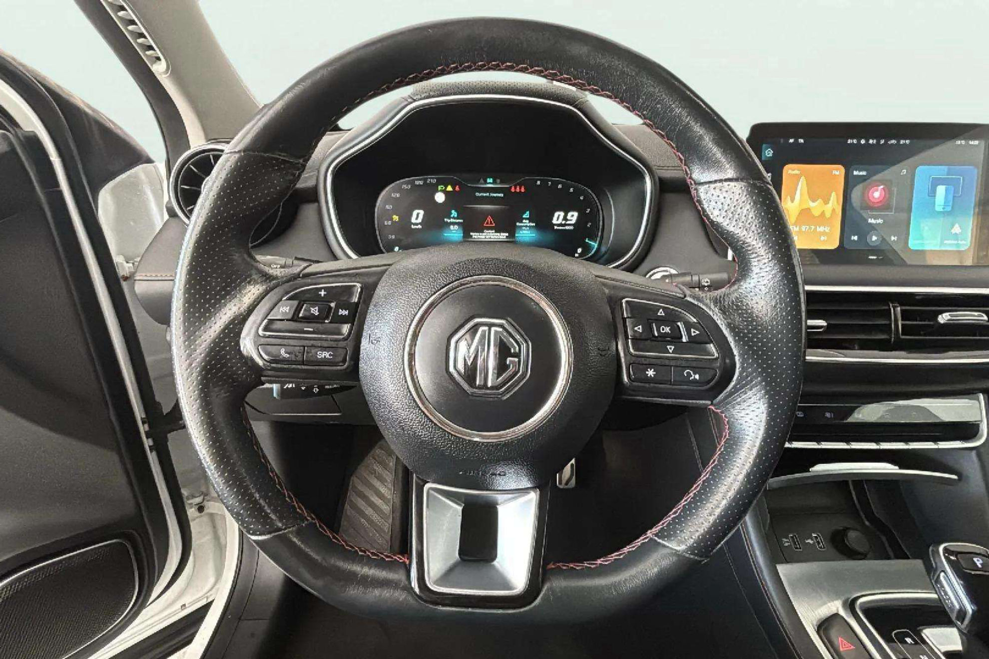 MG HS 1.5 Turbo GDI Luxury DCT - foto 16