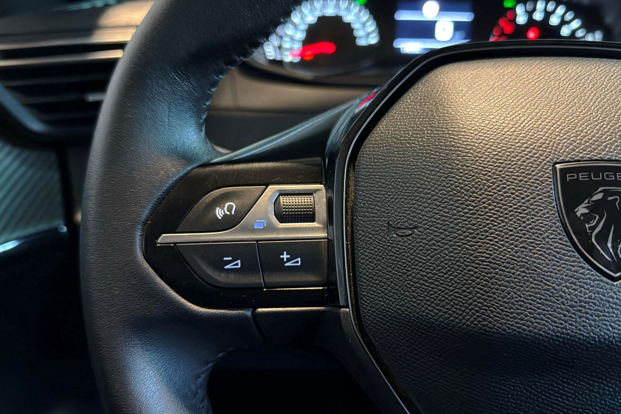 Peugeot 208 Active PureTech 100 - foto 17