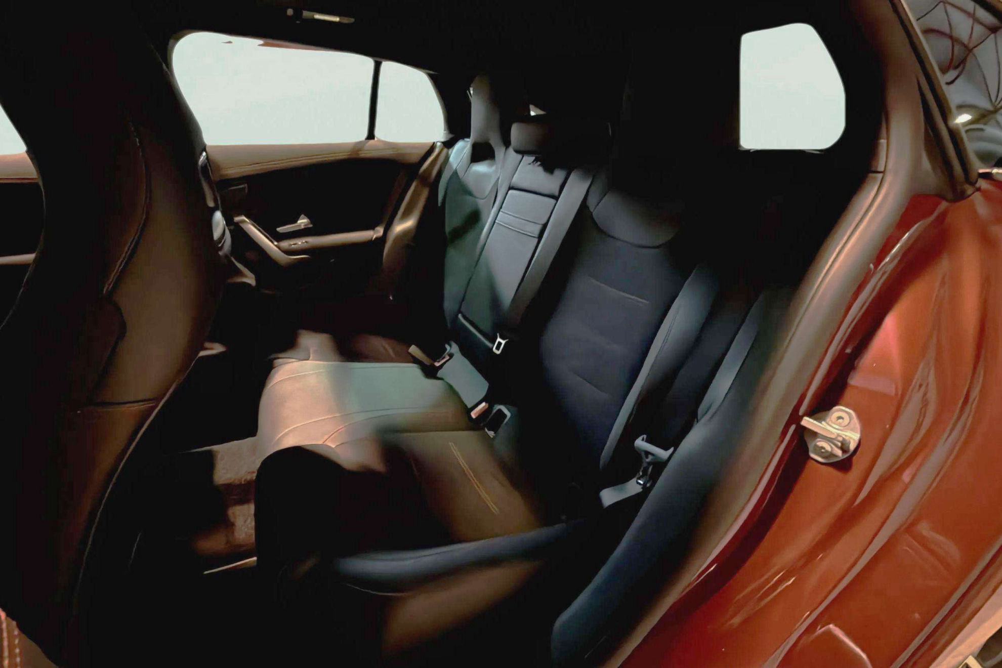 Mercedes-Benz CLA 200 D DCT Shooting Brake - foto 14