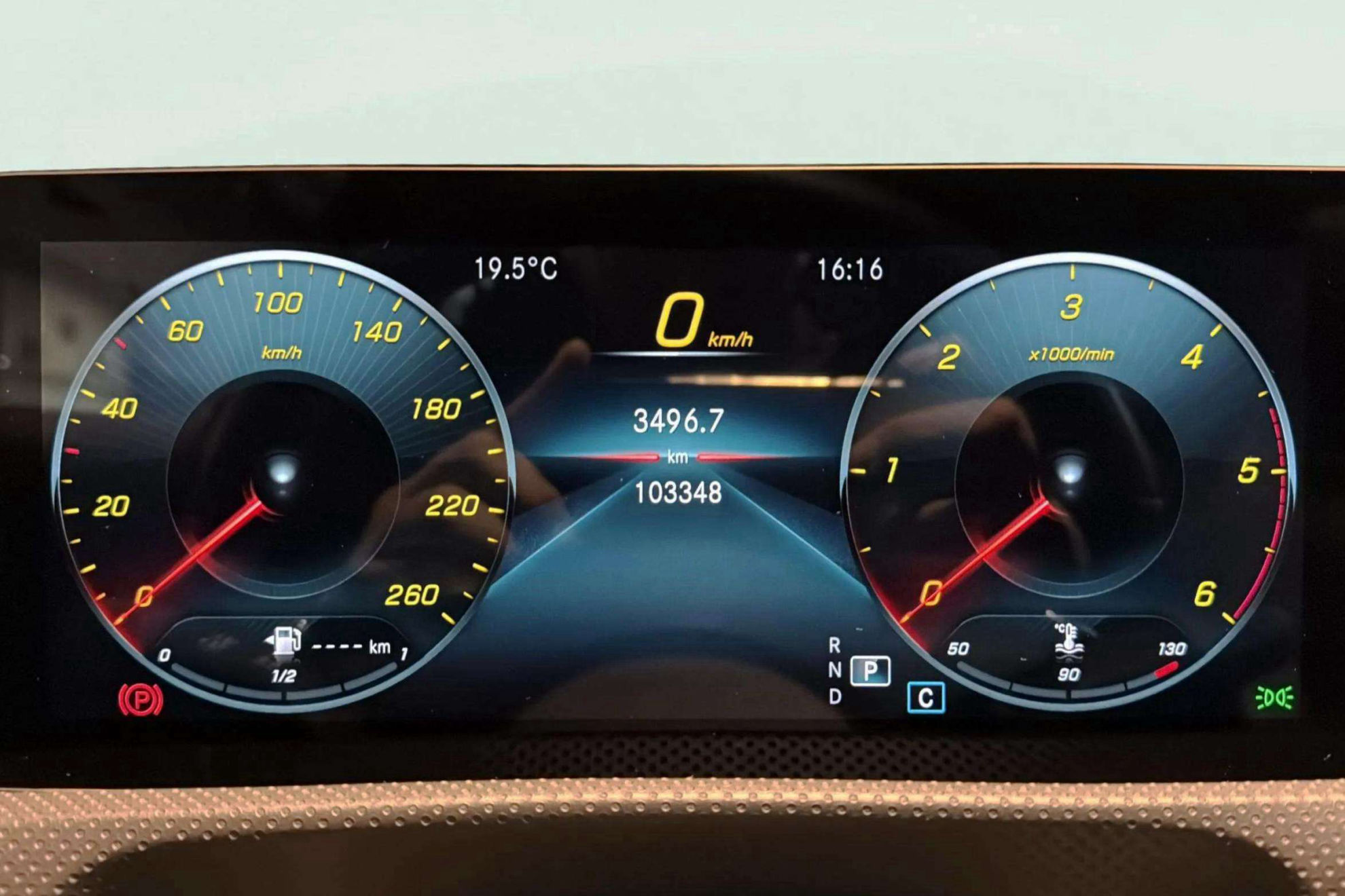 Mercedes-Benz CLA 200 D DCT Shooting Brake - foto 23