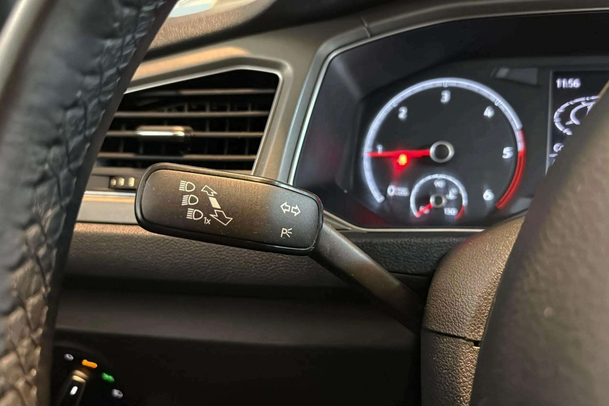 Volkswagen T-Roc Advance 2.0 TDI DSG - foto 18