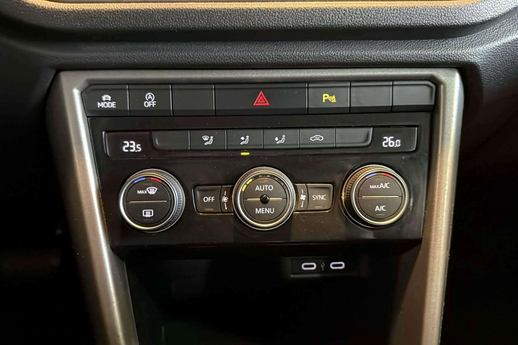 Volkswagen T-Roc Advance 2.0 TDI DSG - foto 24