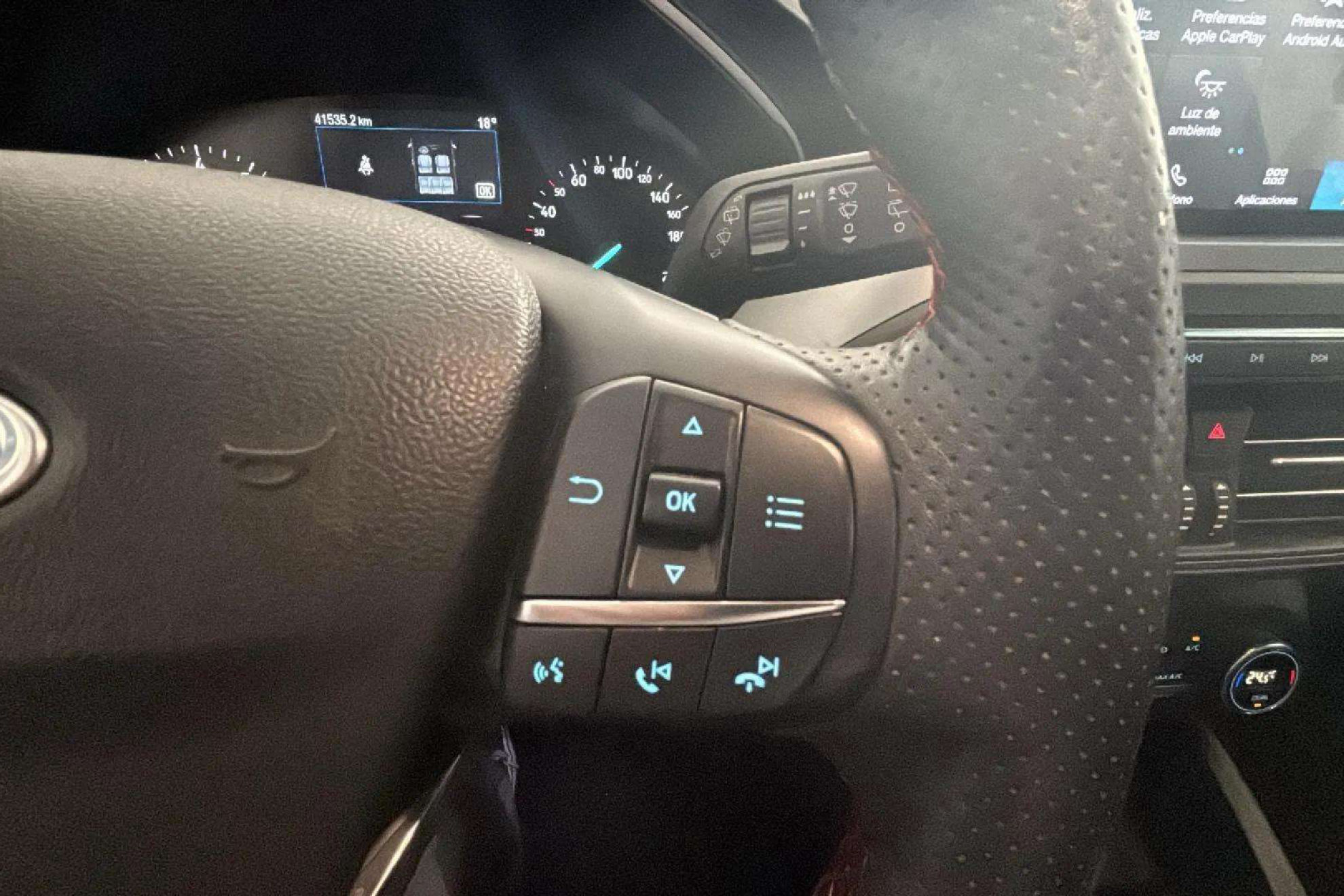 Ford Focus 1.0 EcoBoost MHEV ST-Line - foto 19