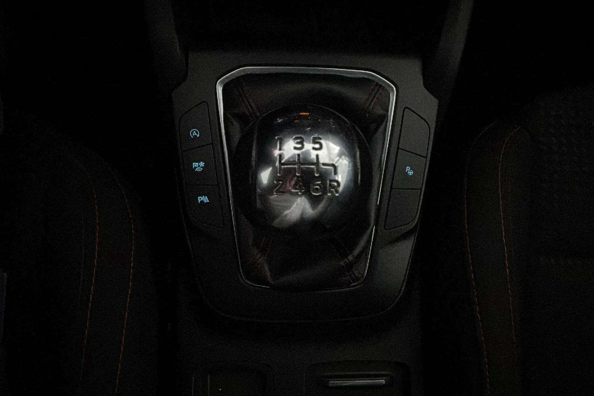 Ford Focus 1.0 EcoBoost MHEV ST-Line - foto 25