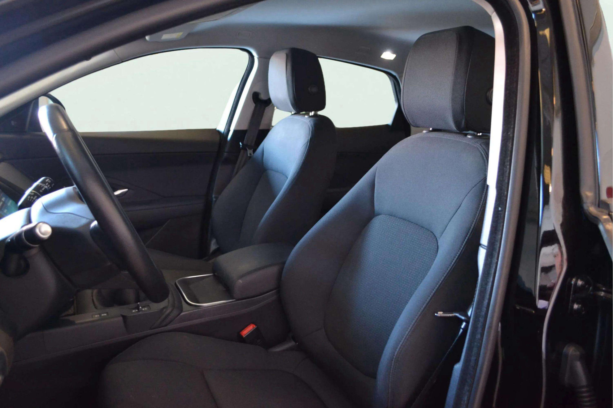 Jaguar E-Pace 2.0D - foto 14