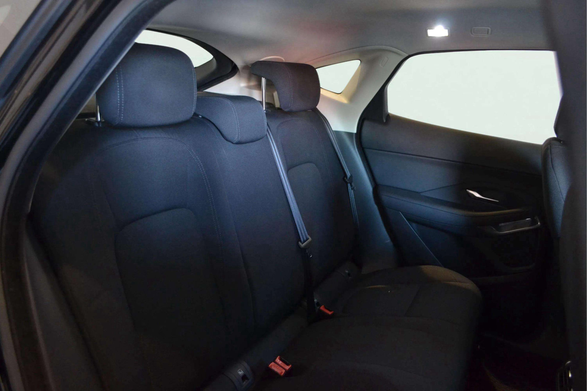 Jaguar E-Pace 2.0D - foto 10