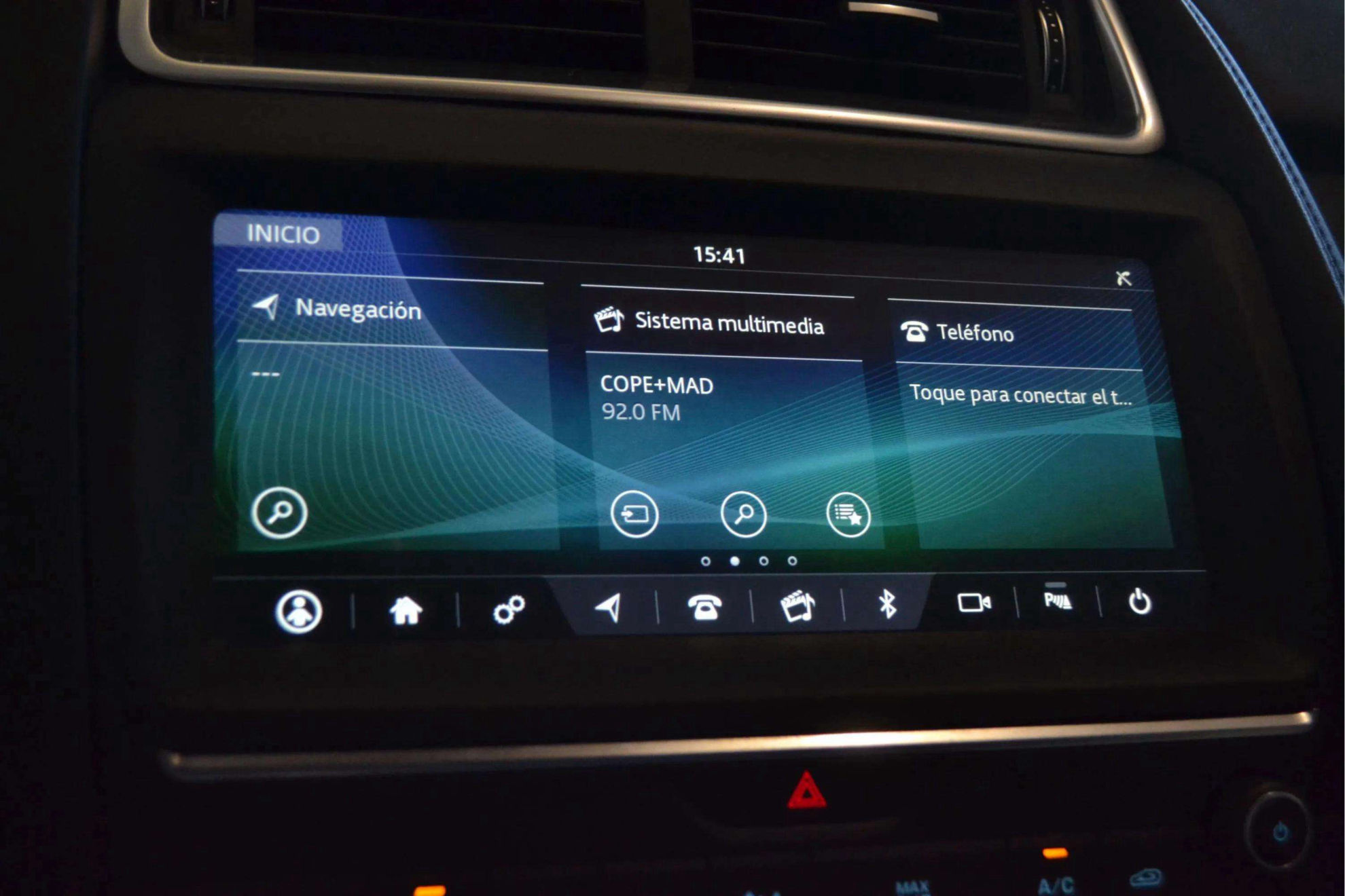 Jaguar E-Pace 2.0D - foto 29