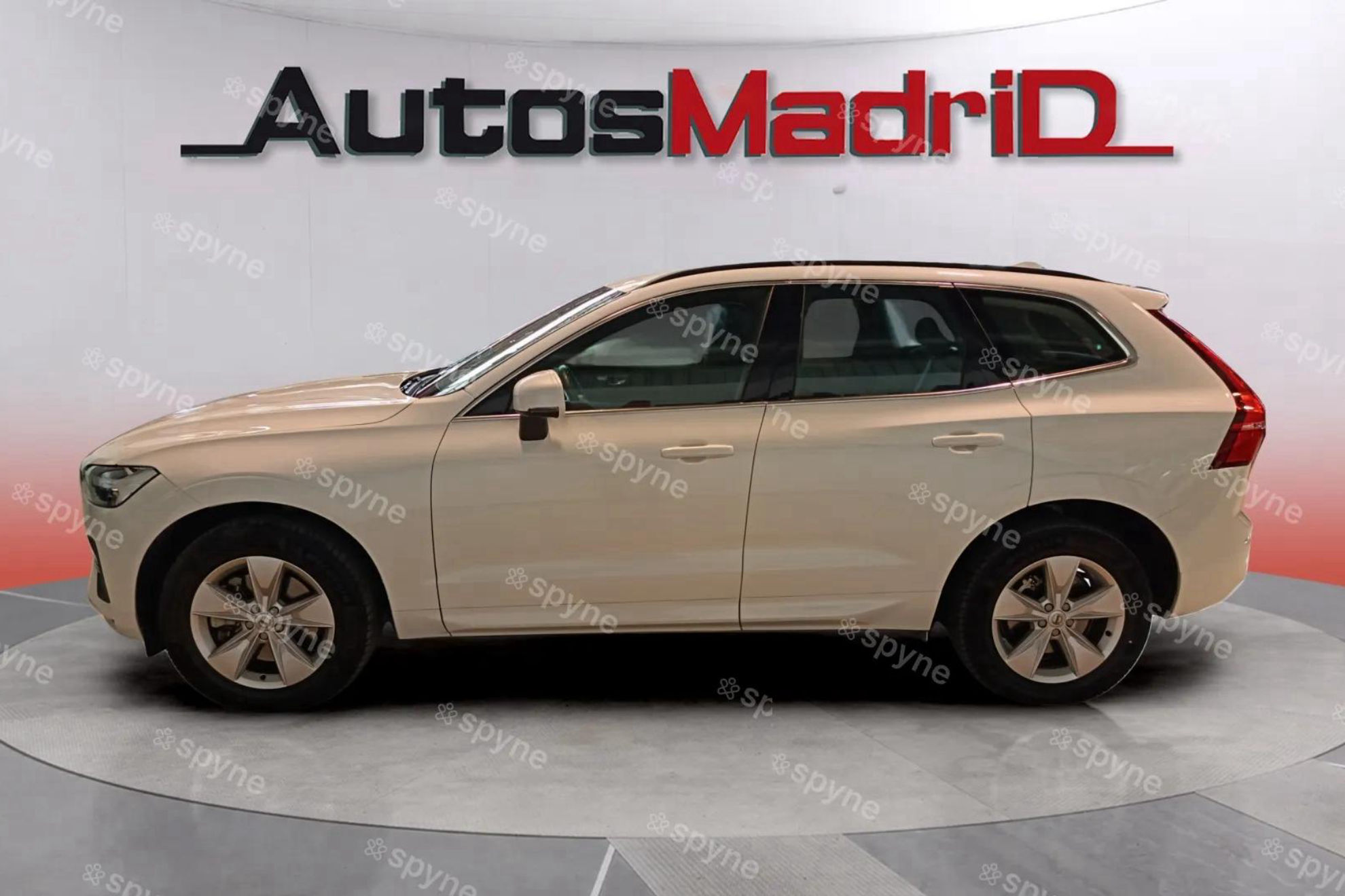 Volvo XC60 2.0 B4 D Core - foto 4