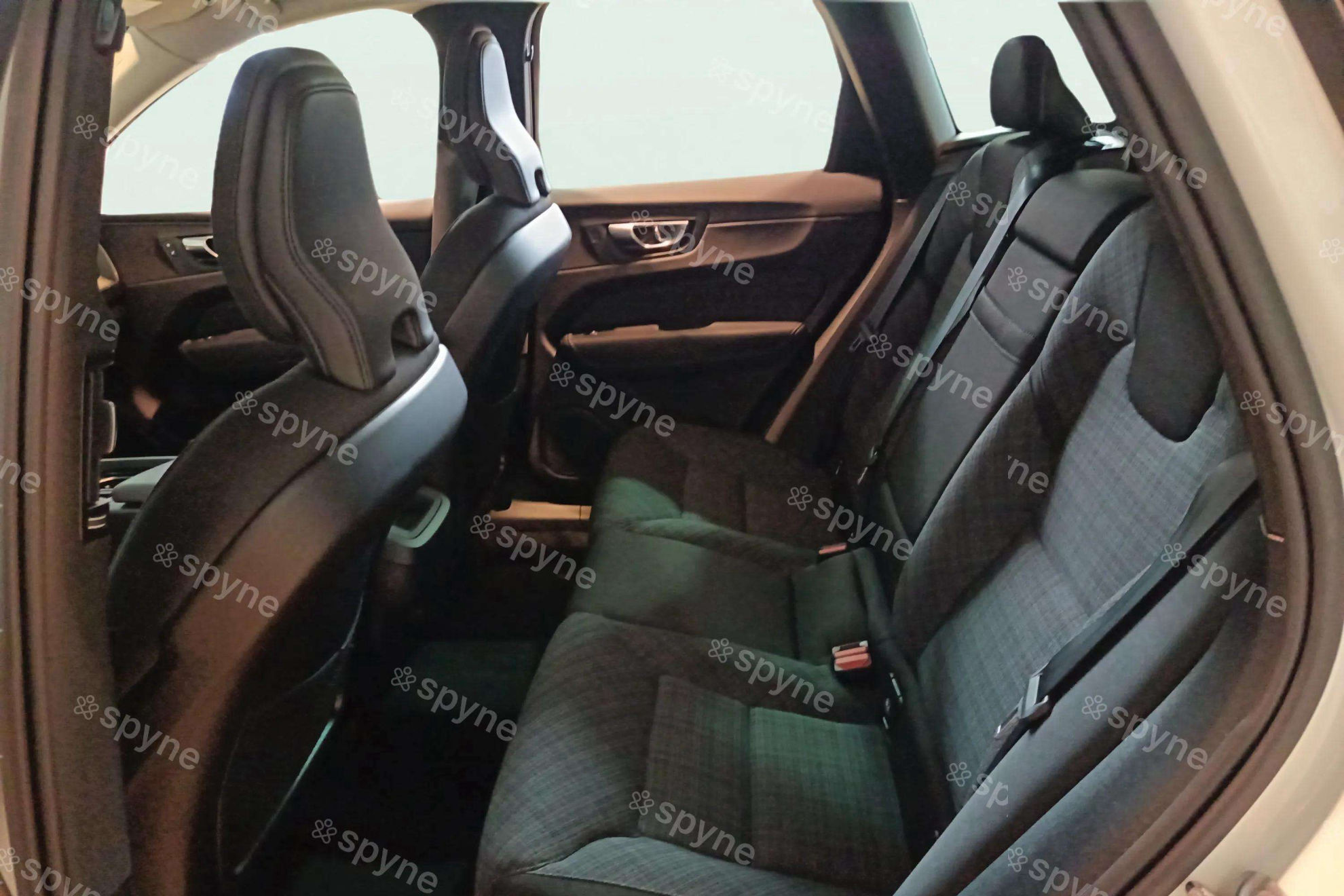 Volvo XC60 2.0 B4 D Core - foto 14