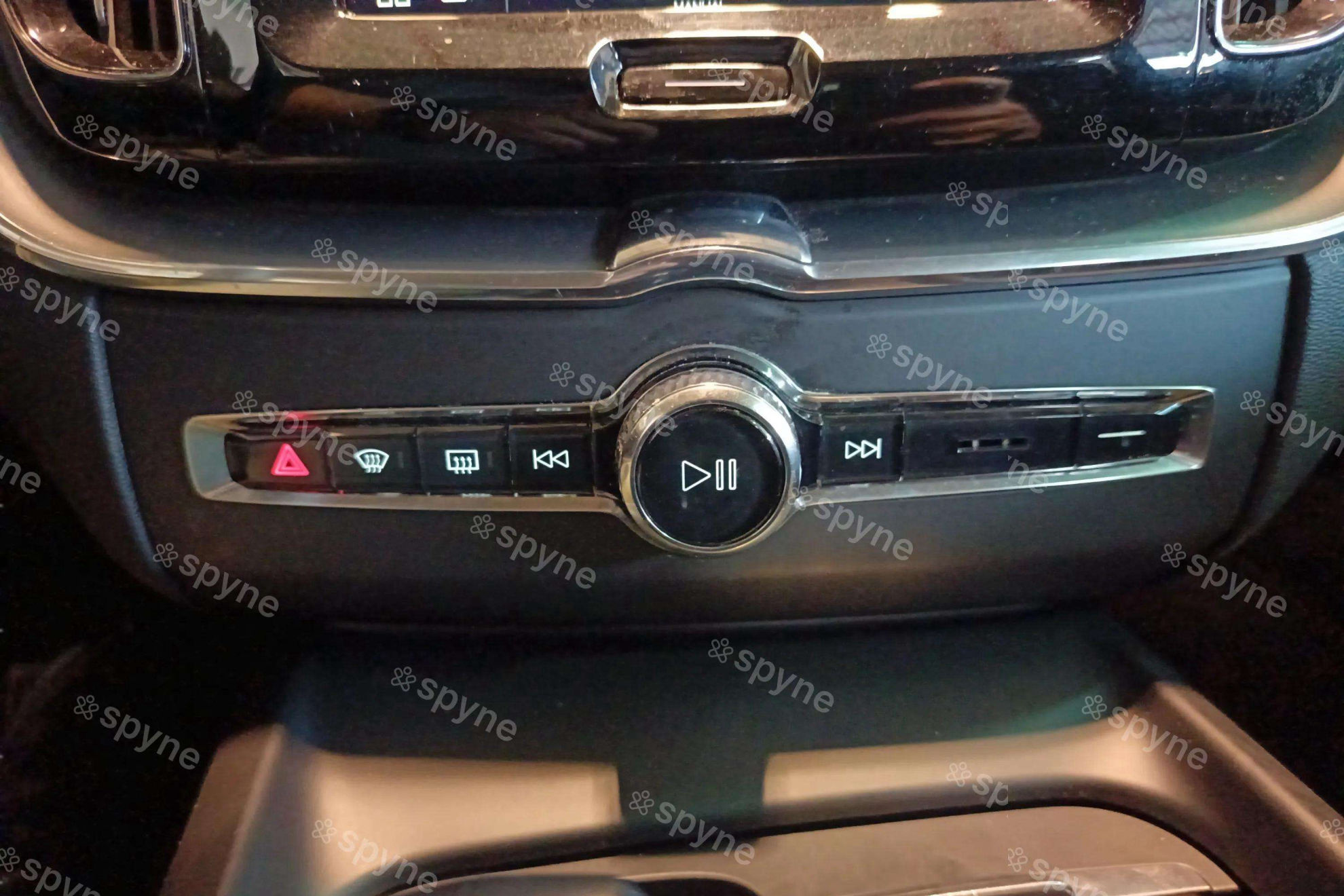 Volvo XC60 2.0 B4 D Core - foto 26