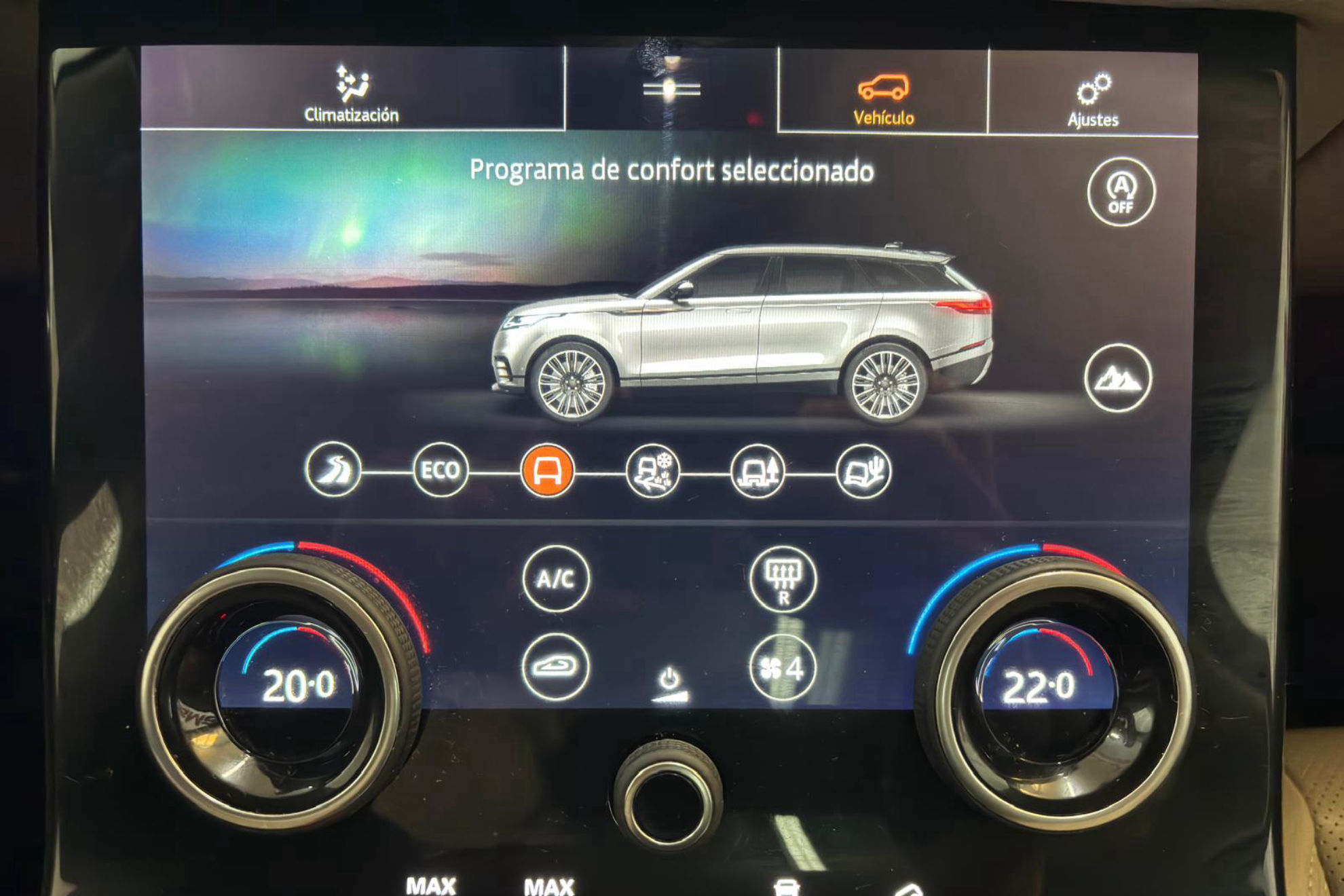 Land Rover Range Rover Velar 2.0 D240 SE 4WD - foto 34