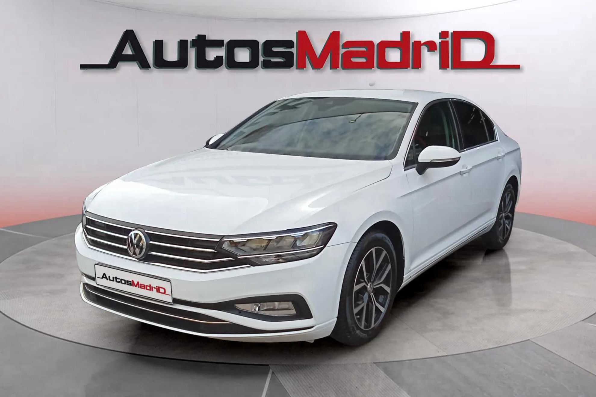 Volkswagen Passat 1.6 TDI DSG - foto 2