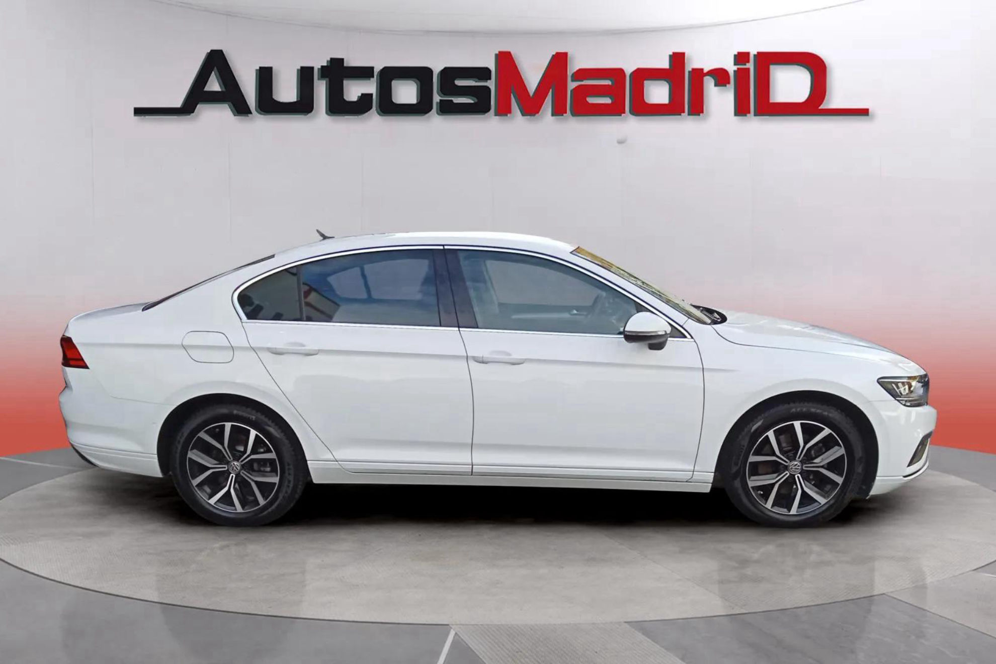 Volkswagen Passat 1.6 TDI DSG - foto 7