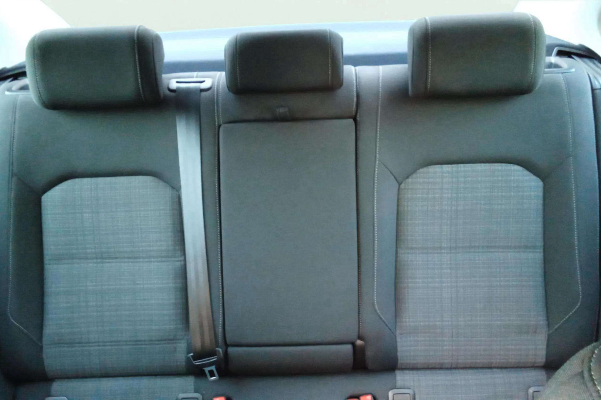 Volkswagen Passat 1.6 TDI DSG - foto 16