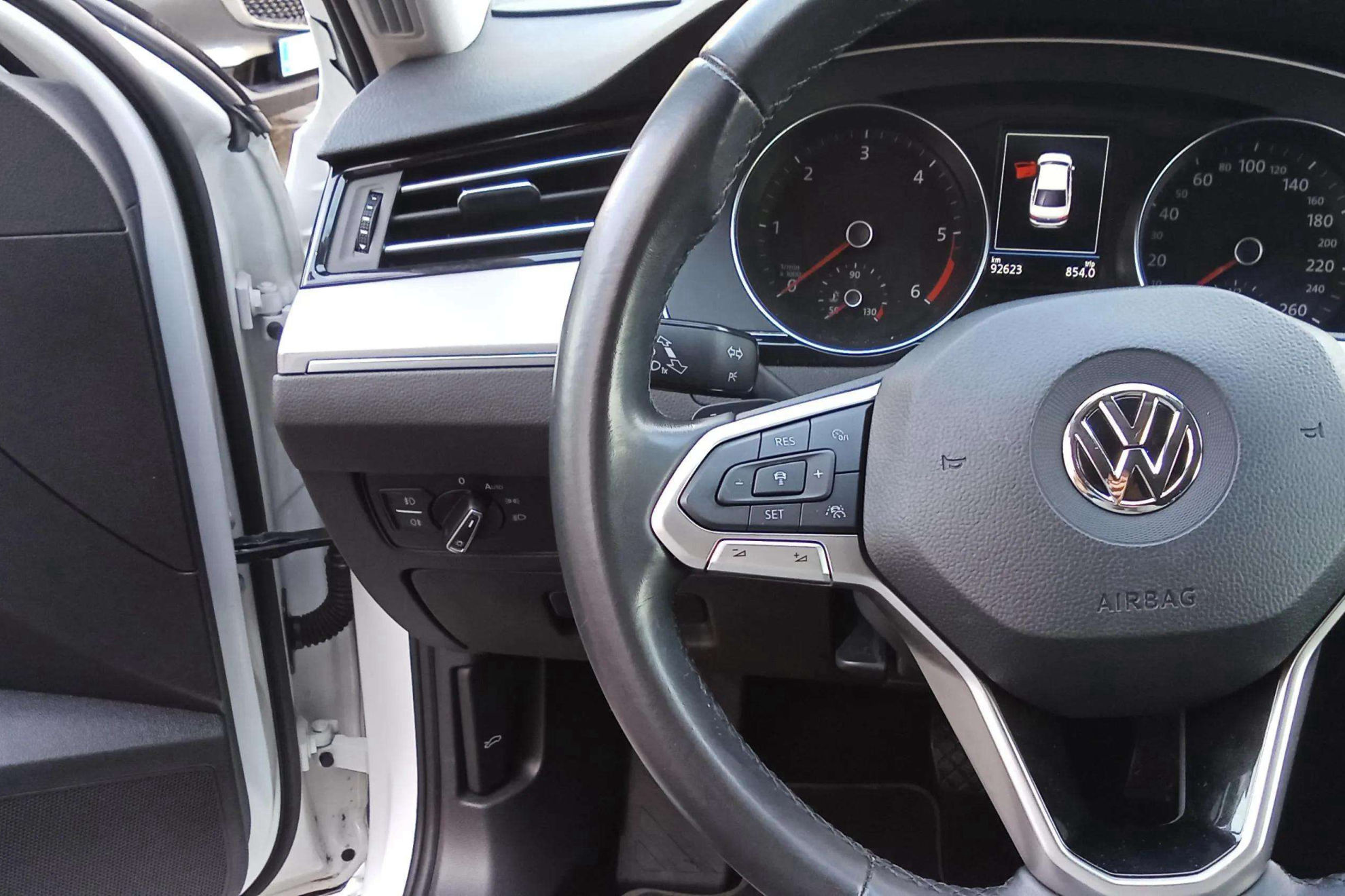 Volkswagen Passat 1.6 TDI DSG - foto 13