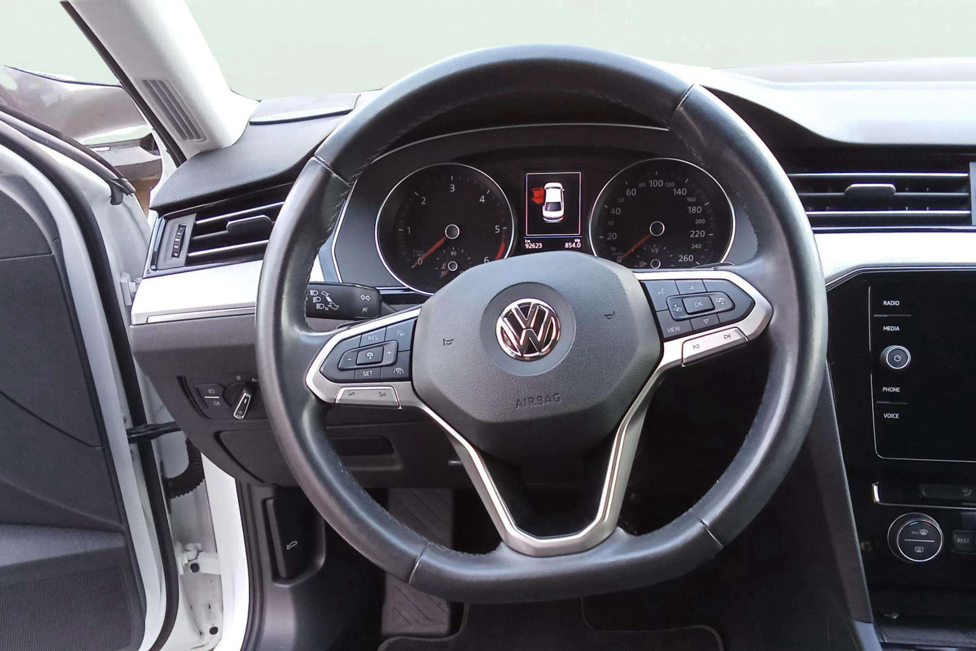 Volkswagen Passat 1.6 TDI DSG - foto 11