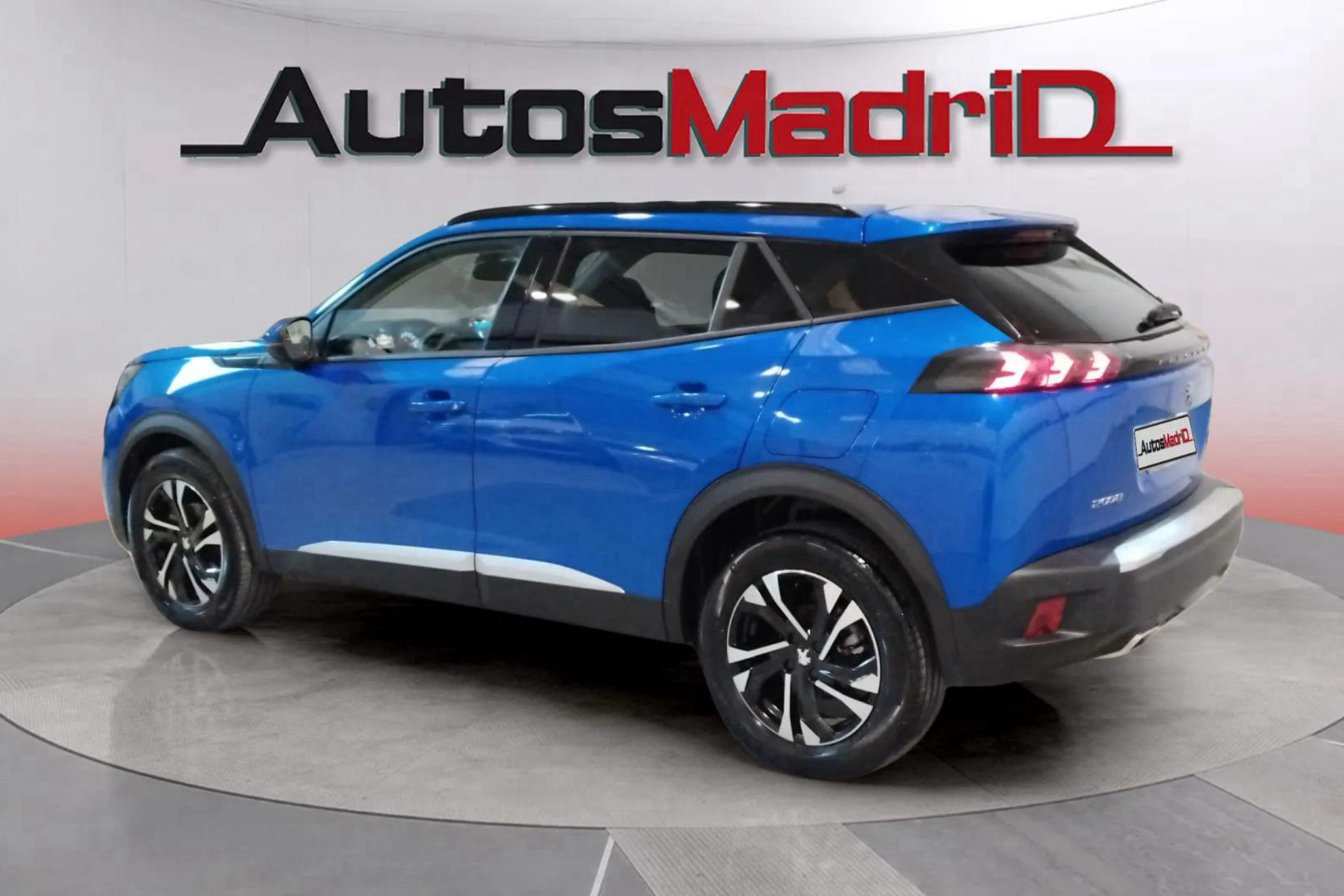 Peugeot 2008 Allure PureTech 130 BVM6 - foto 4