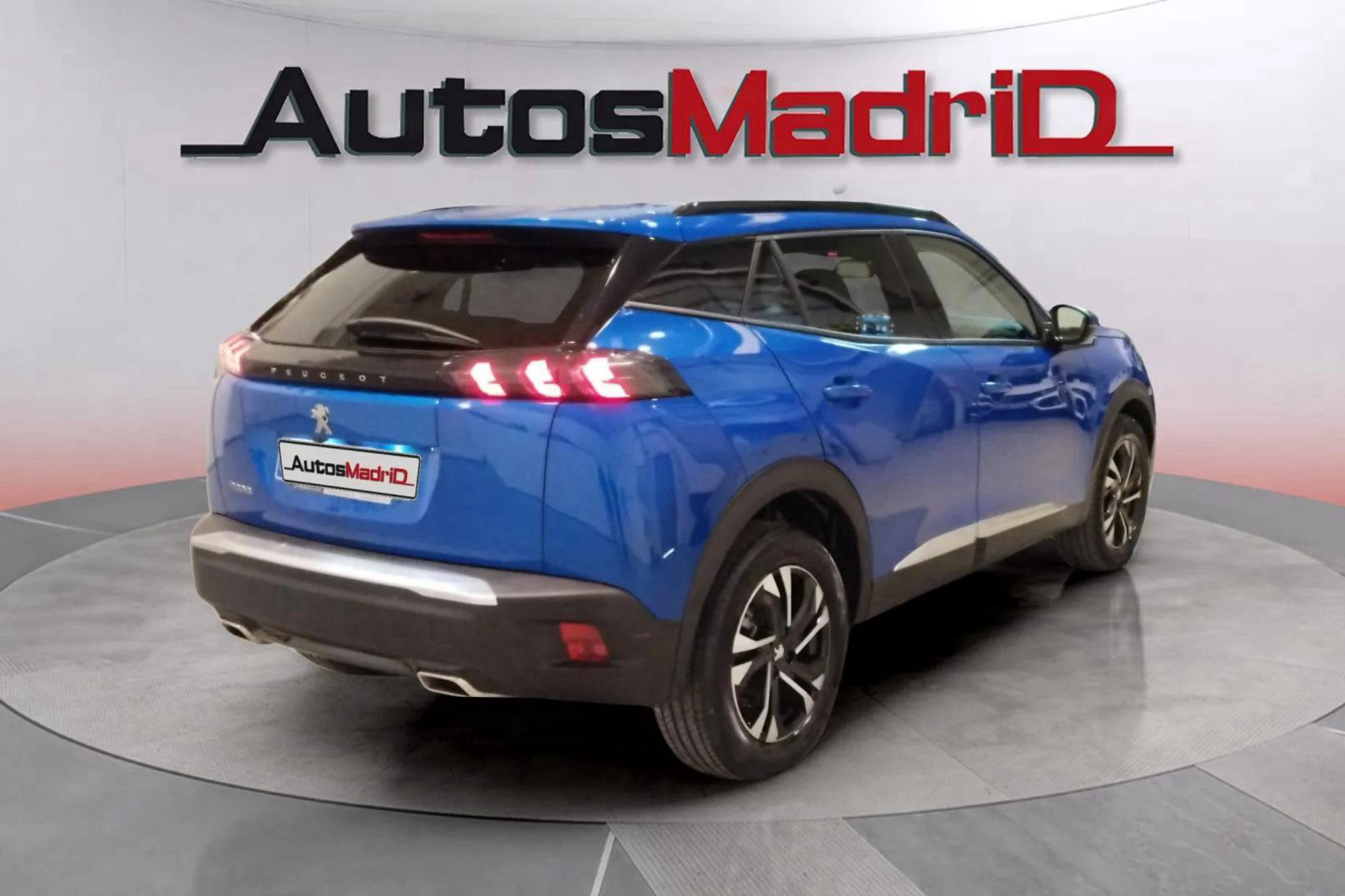 Peugeot 2008 Allure PureTech 130 BVM6 - foto 6