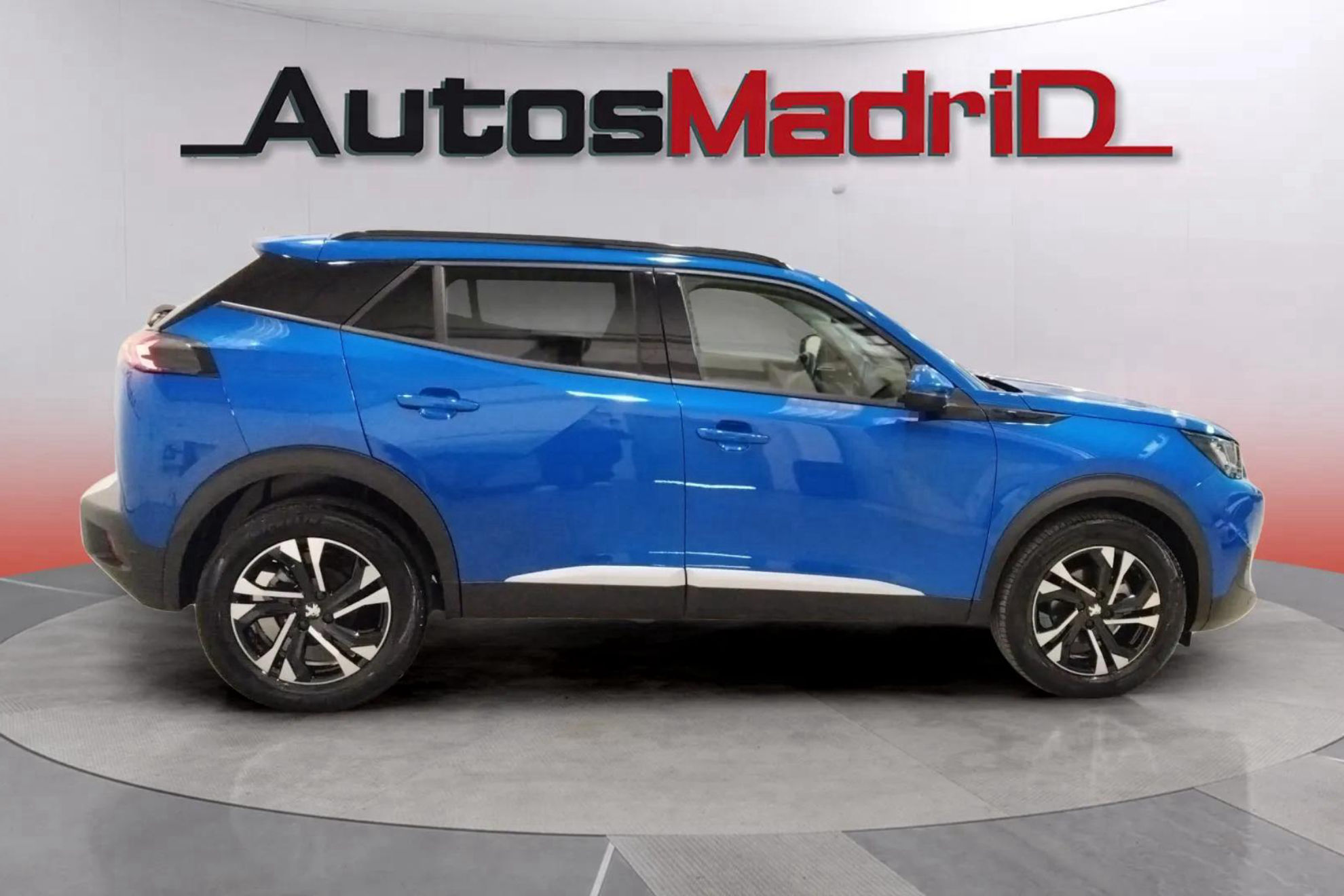 Peugeot 2008 Allure PureTech 130 BVM6 - foto 7