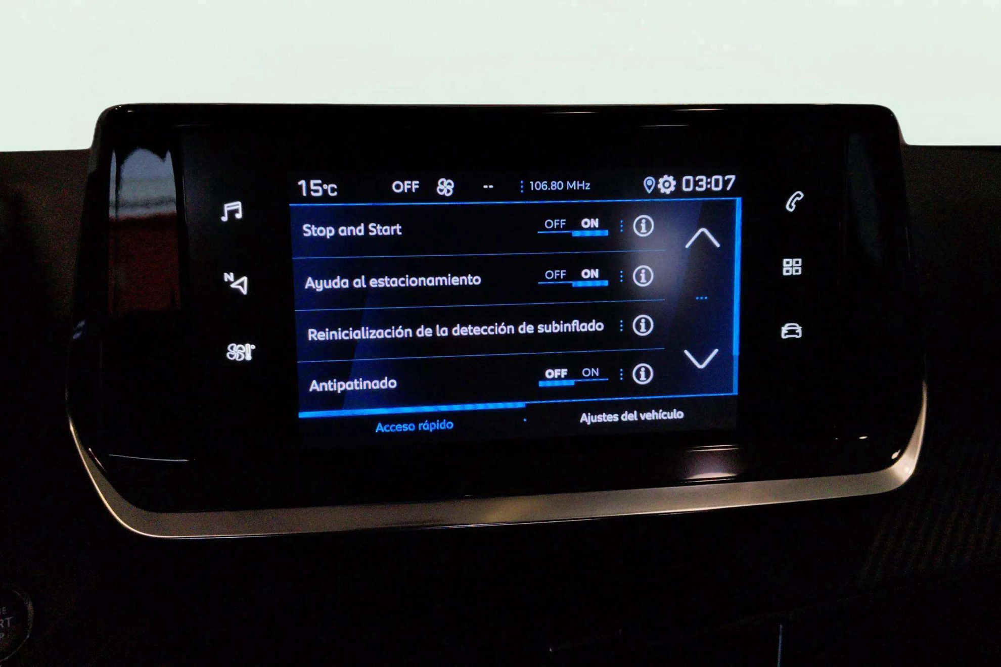 Peugeot 2008 Allure PureTech 130 BVM6 - foto 29