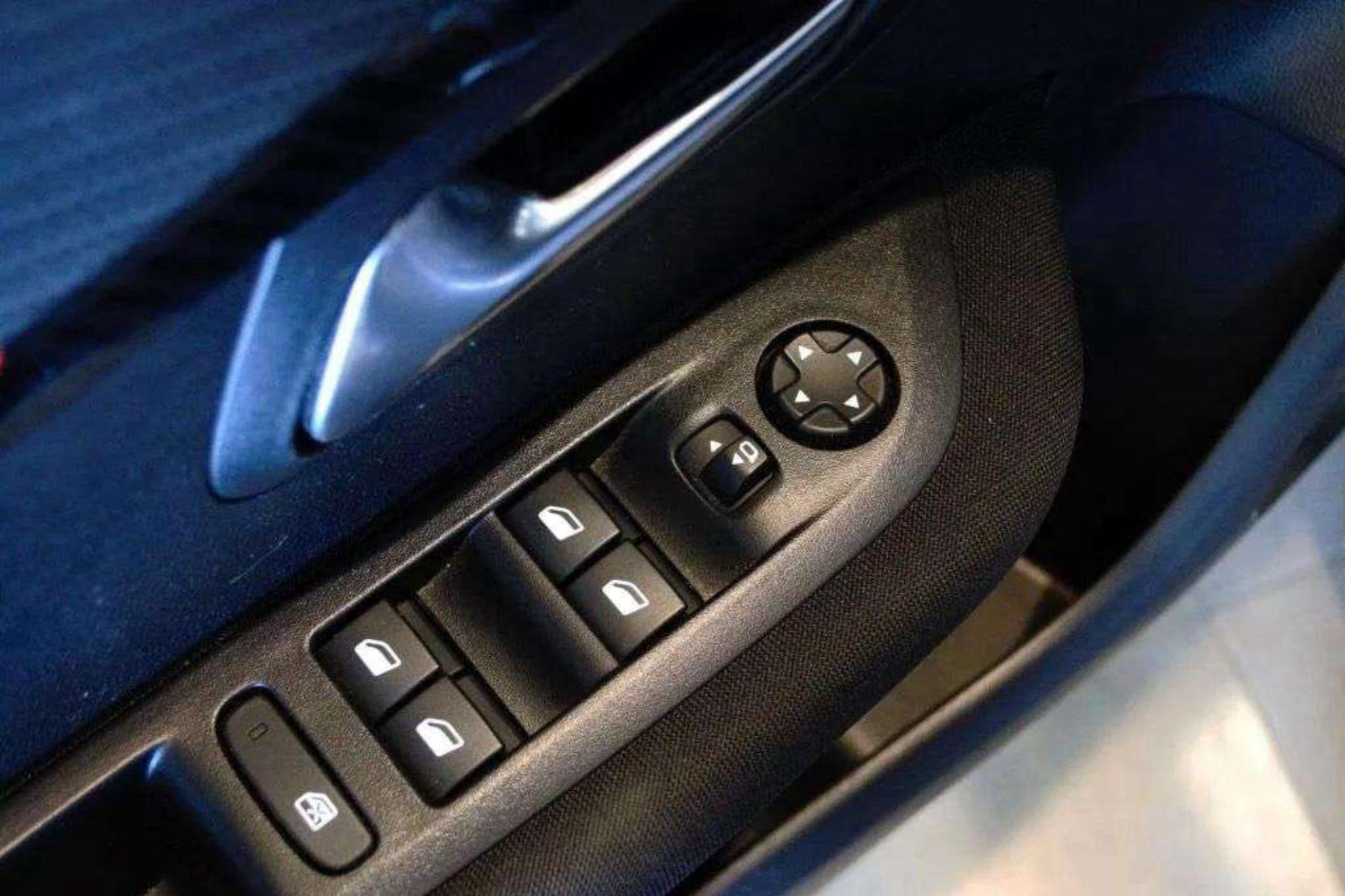Peugeot 208 PureTech Active Pack - foto 17