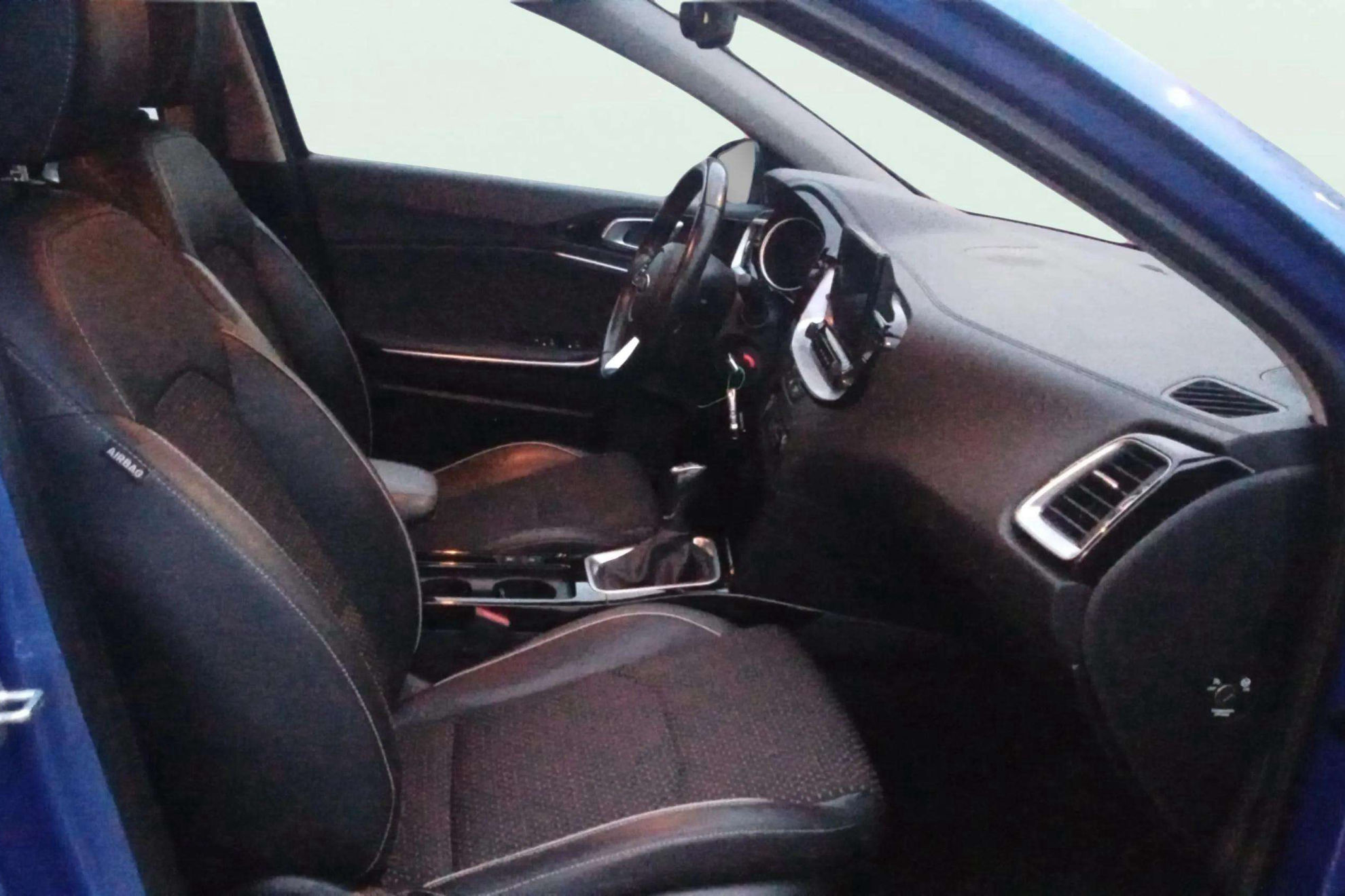 Kia XCeed 1.4 T-GDi Tech - foto 13