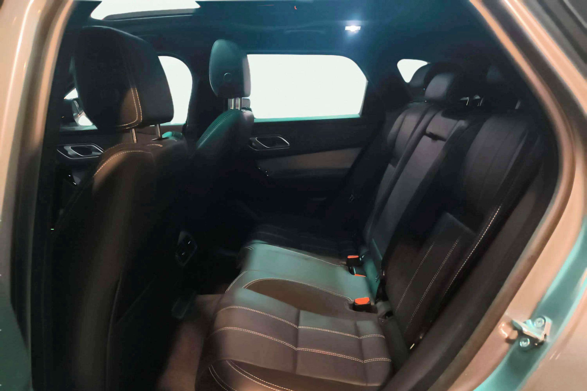 Land Rover Range Rover Velar 2.0D I4 S 4WD - foto 14