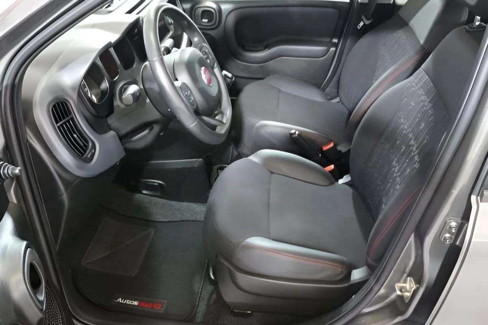 Fiat Panda Red 1.0 Hybrid - foto 7