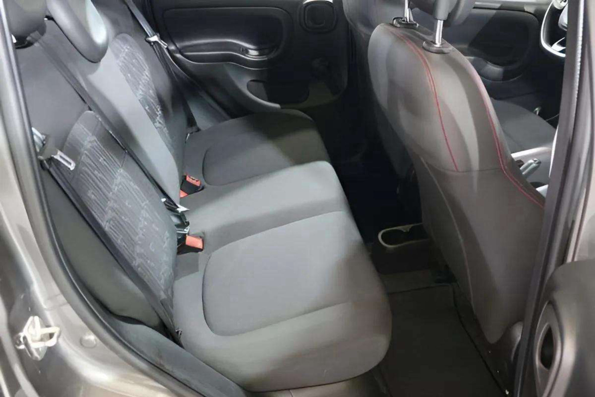 Fiat Panda Red 1.0 Hybrid - foto 9