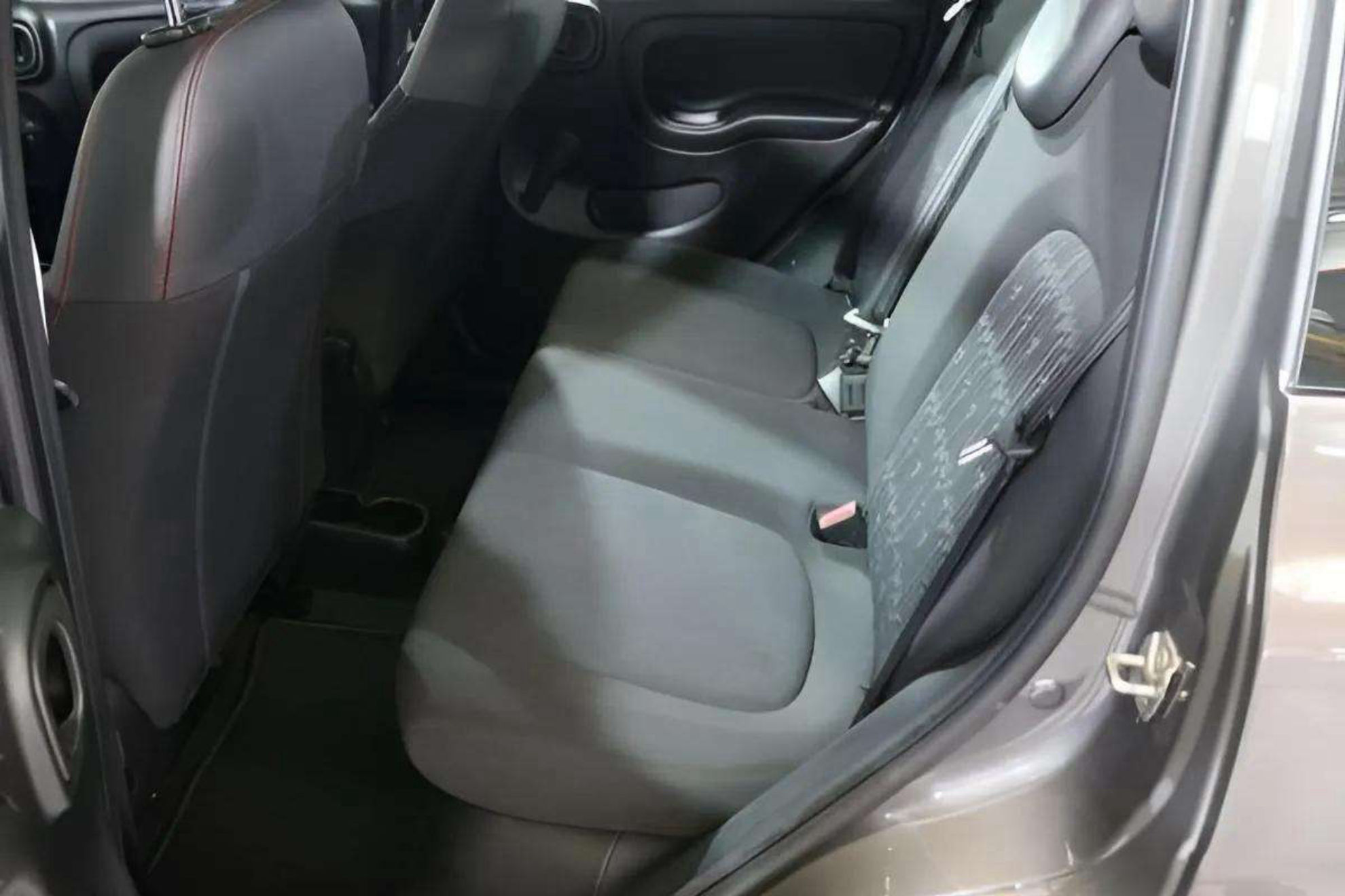 Fiat Panda Red 1.0 Hybrid - foto 8